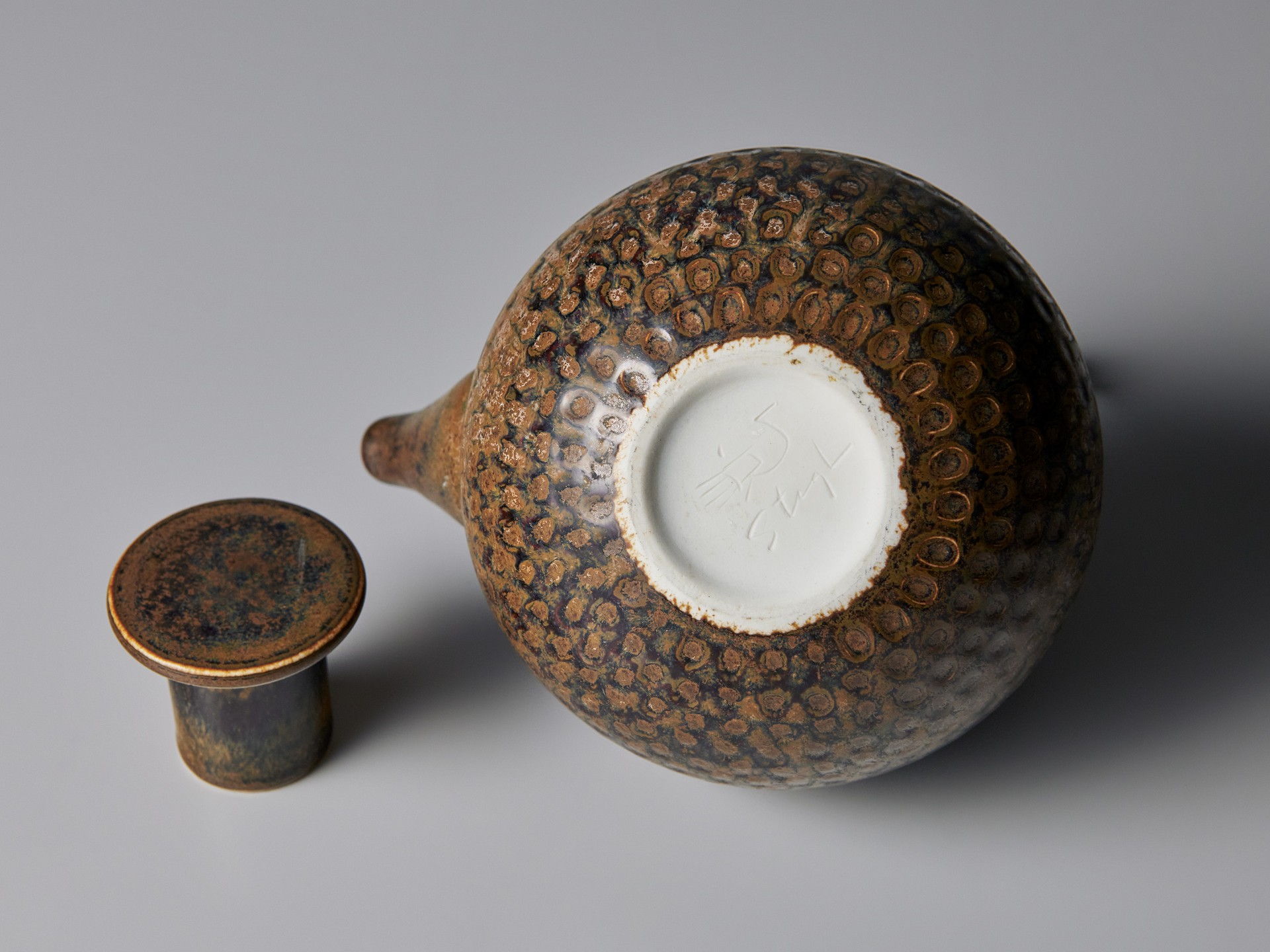 Pair of Teapots image 7