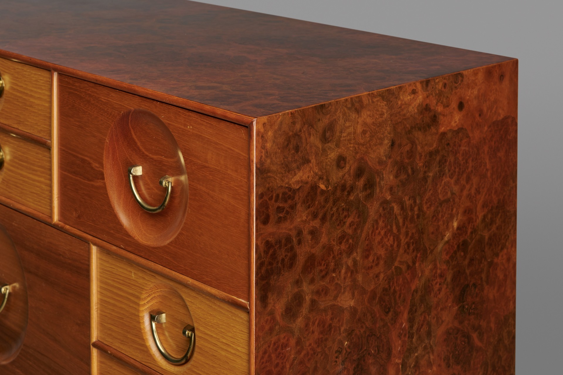 Cabinet Model no. 2237 image 6