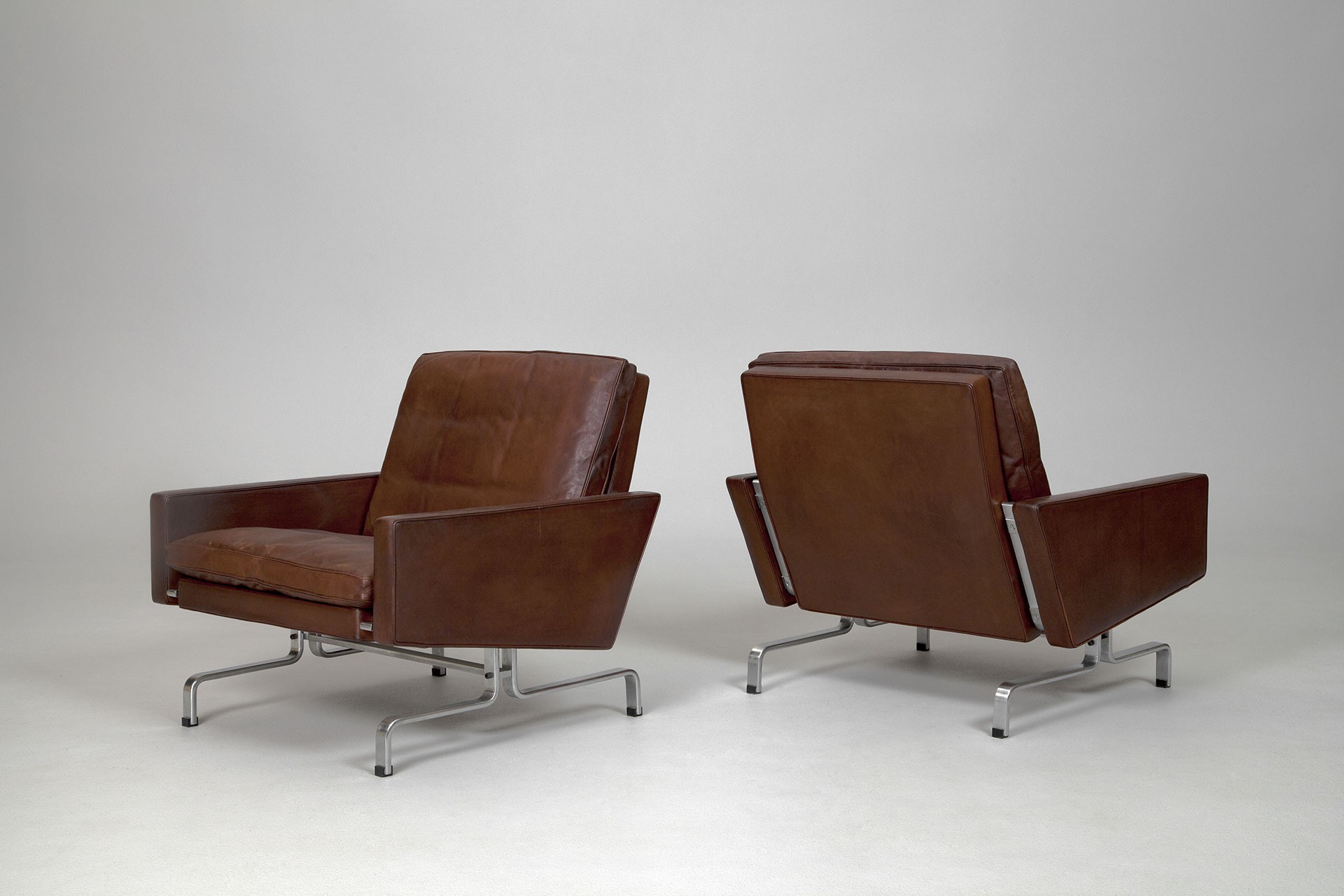 PK 31/3 Sofa and PK 31/1 Chairs image 5
