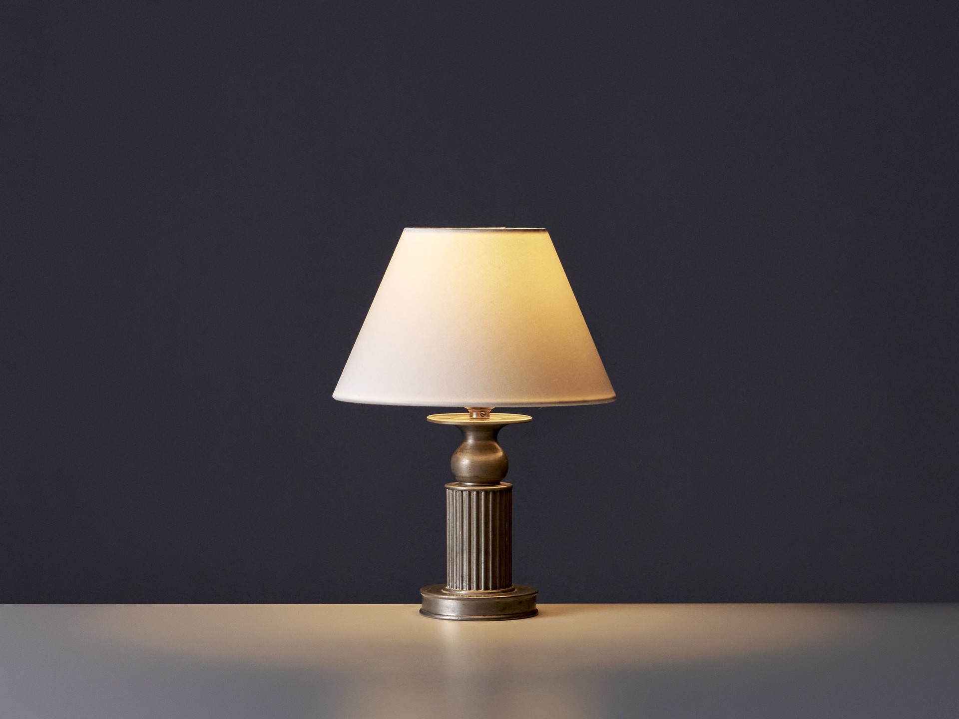 Table Lamp image 2