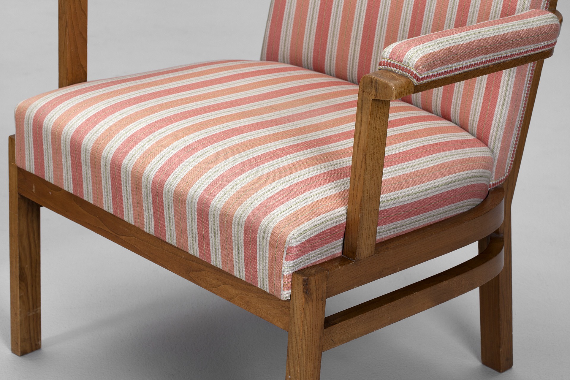 Chairs image 3