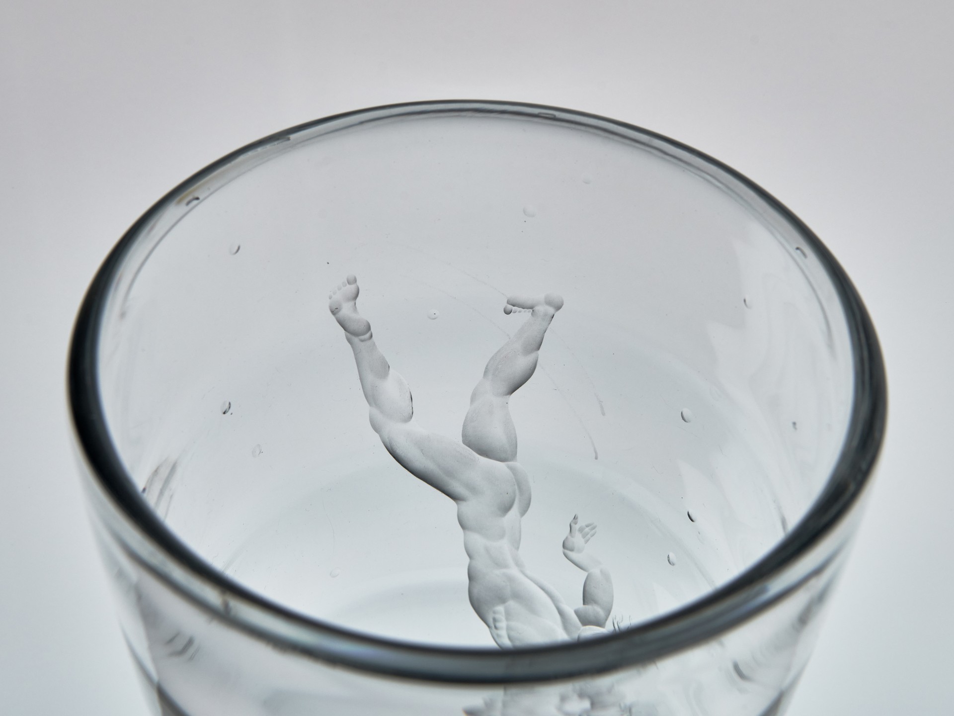 'Diver' Vase image 4