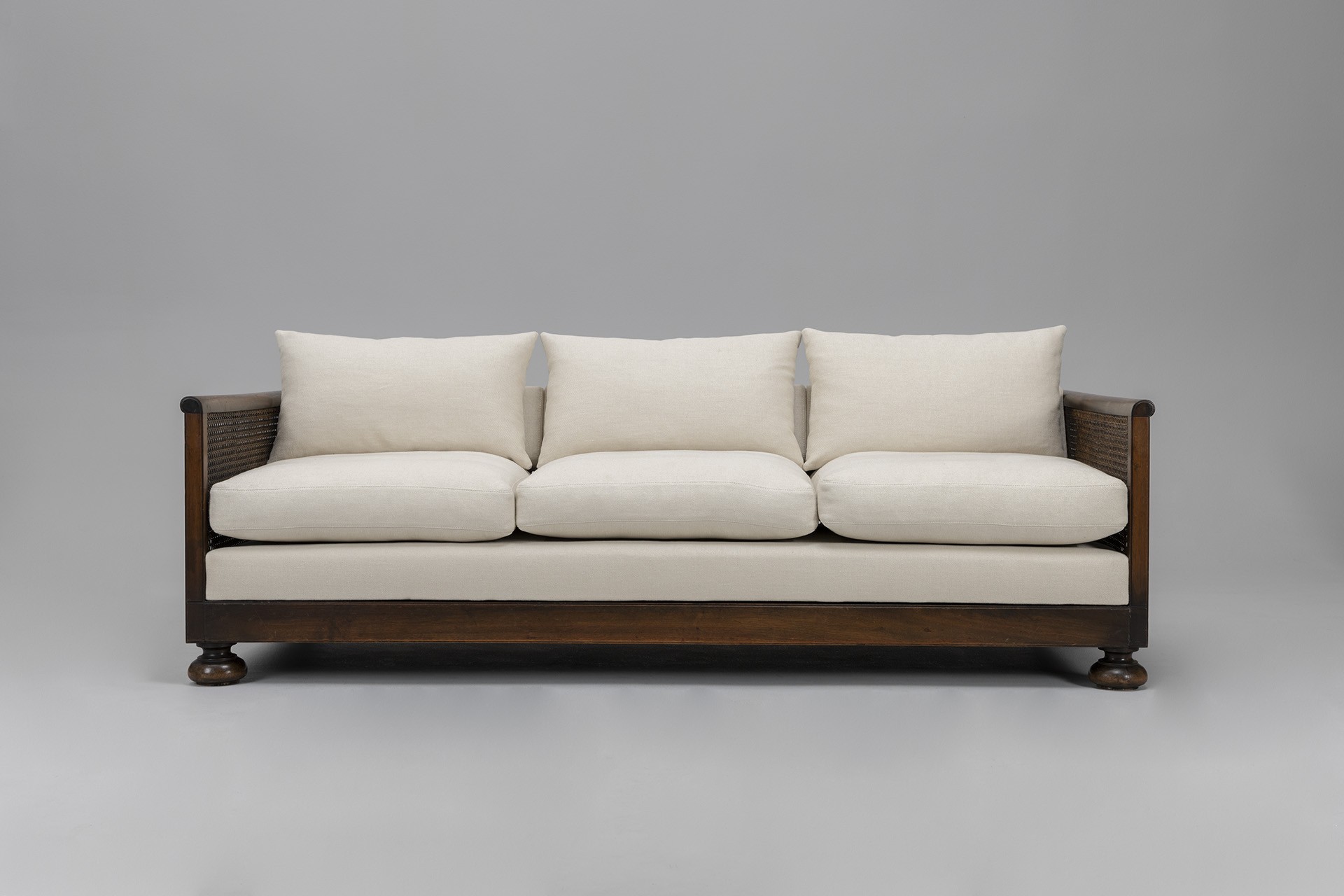 Sofa image 3