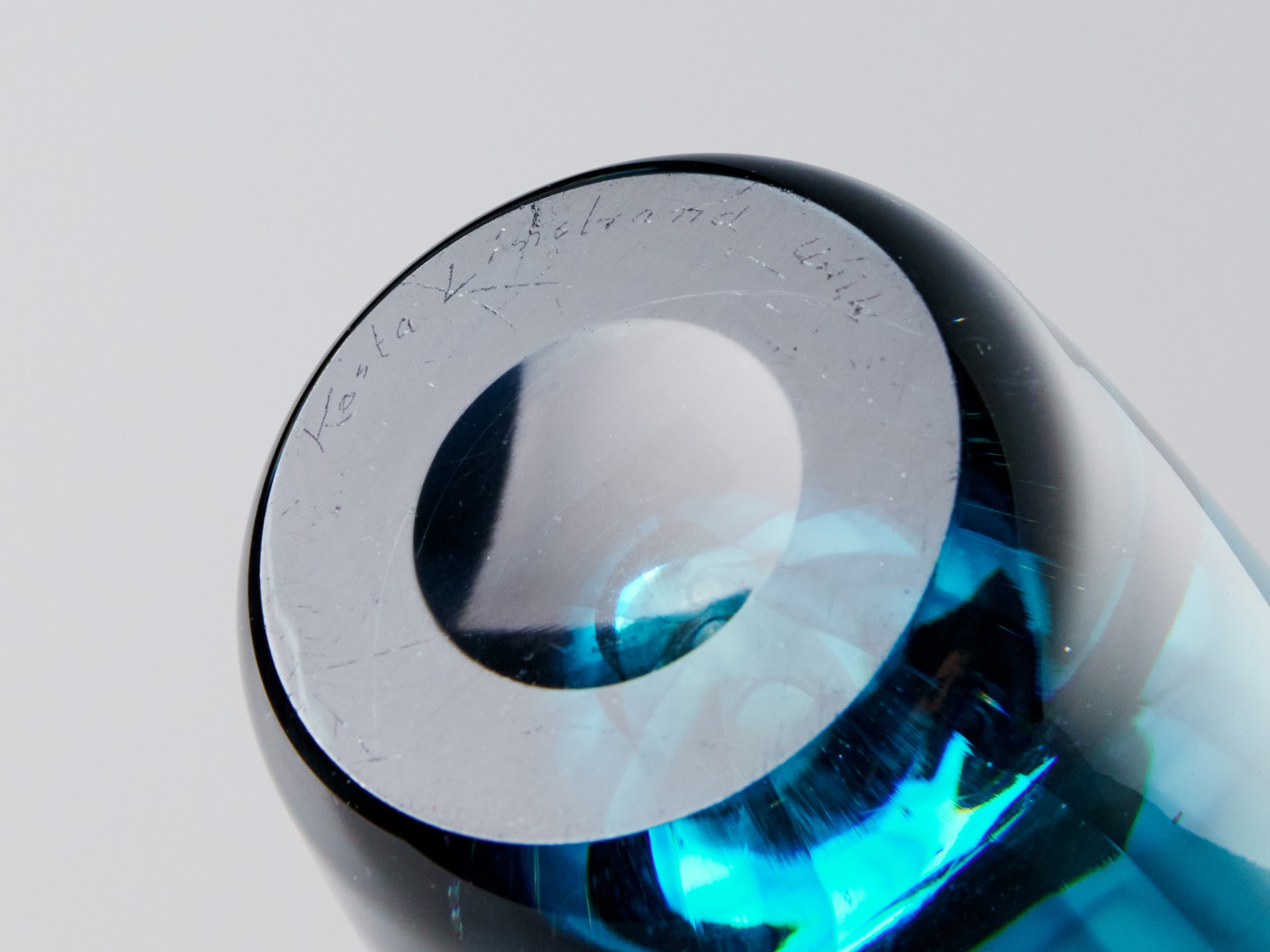 Vase image 4