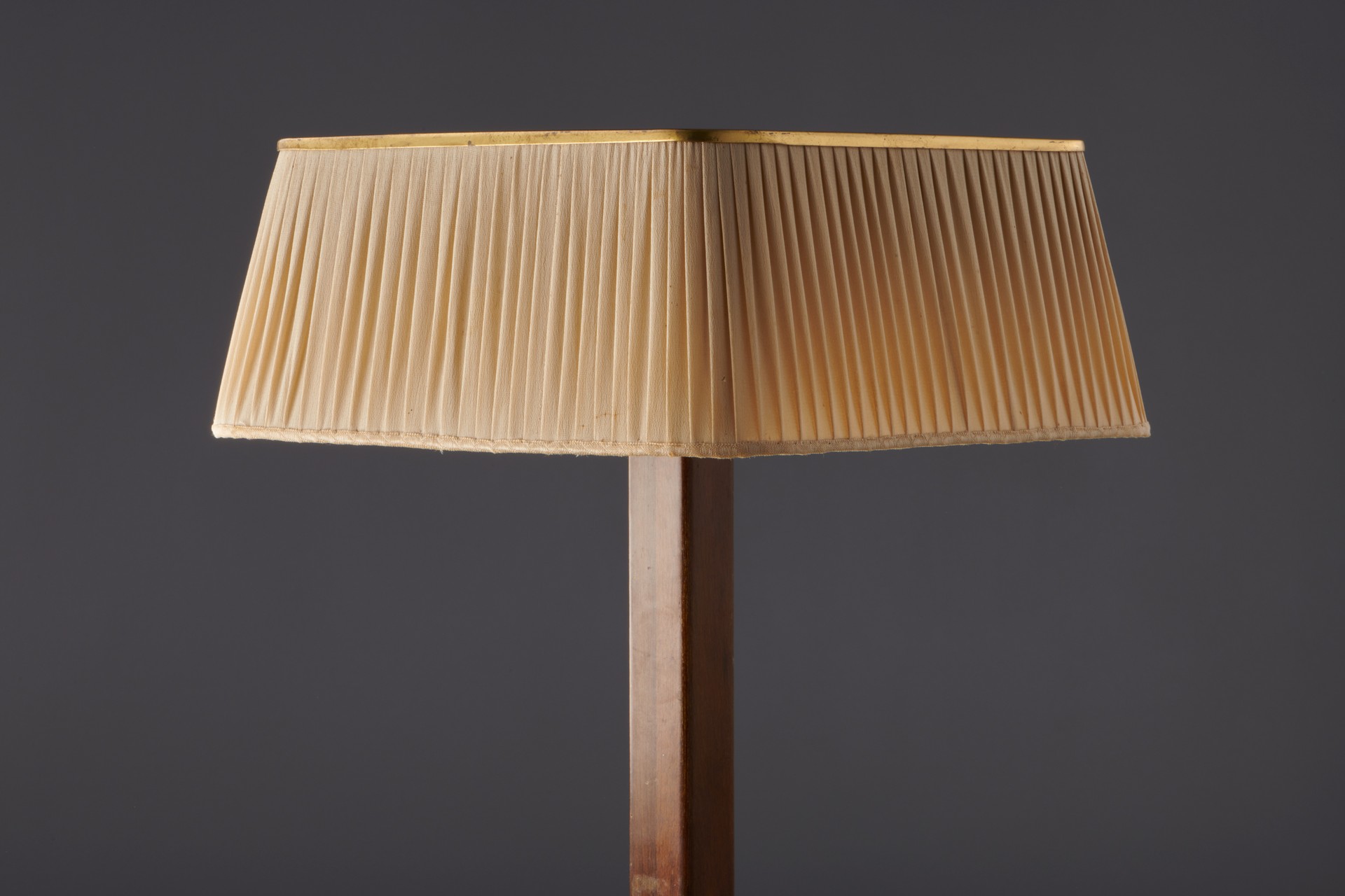 Table Lamp, Model no. 5066 image 4