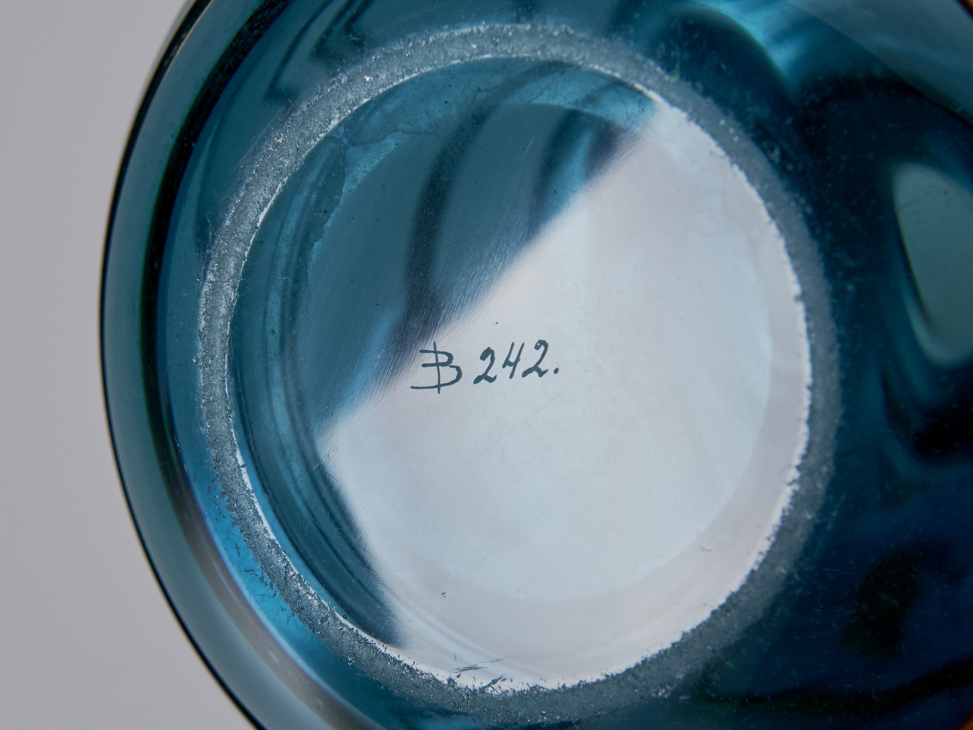 Vase image 5