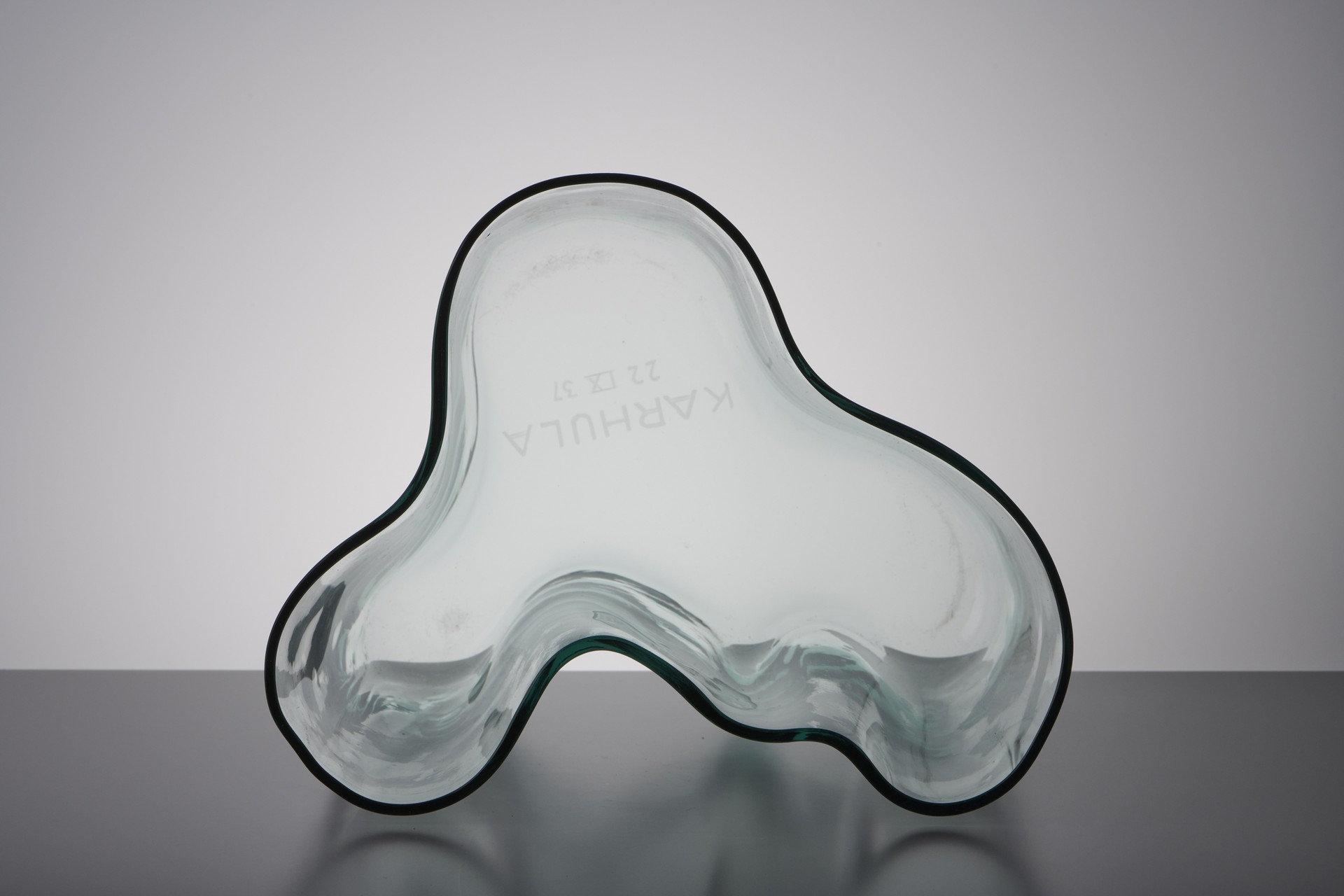 Early and Rare 'Savoy' Vase, Model no. 9750 image 5