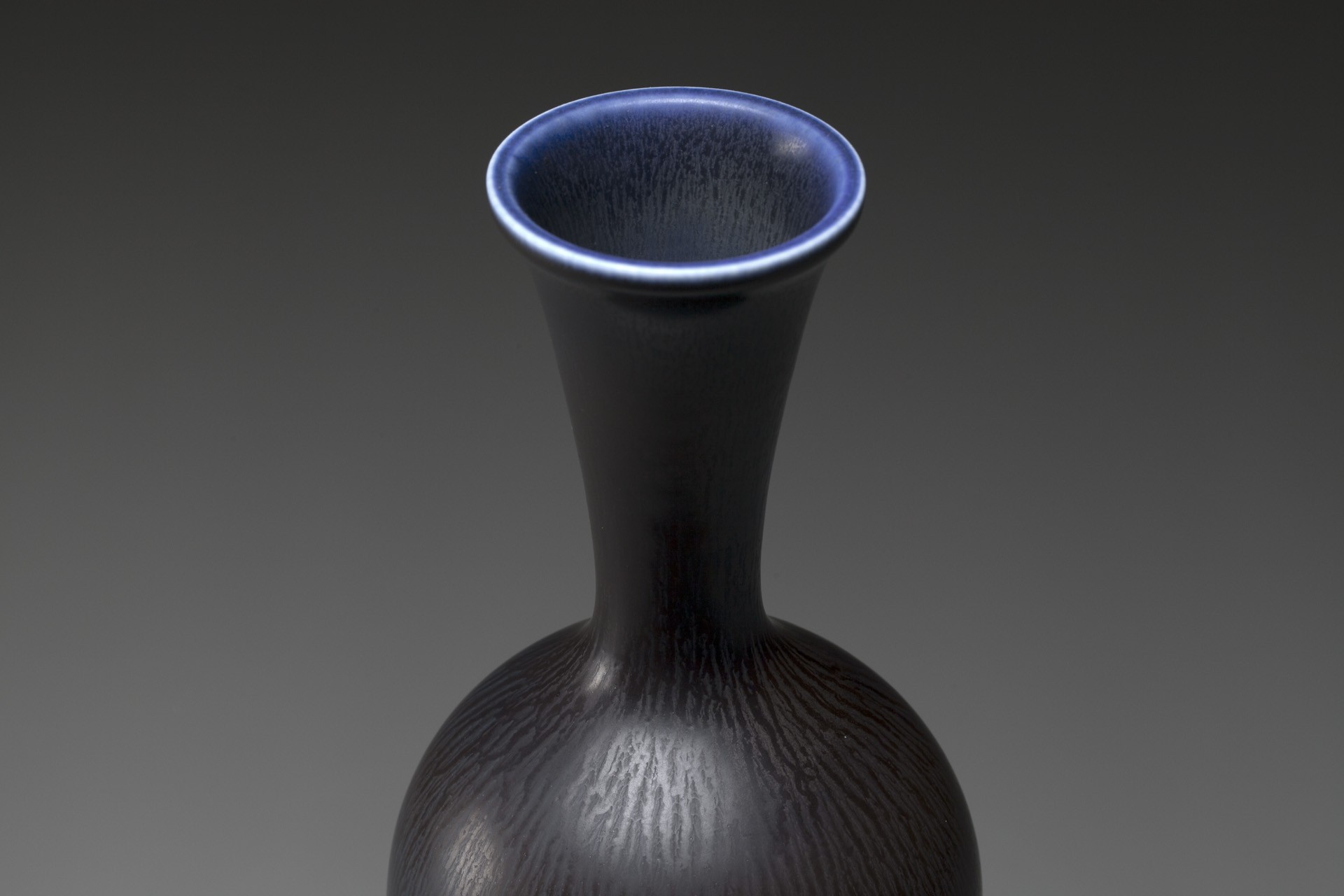 Vase image 3