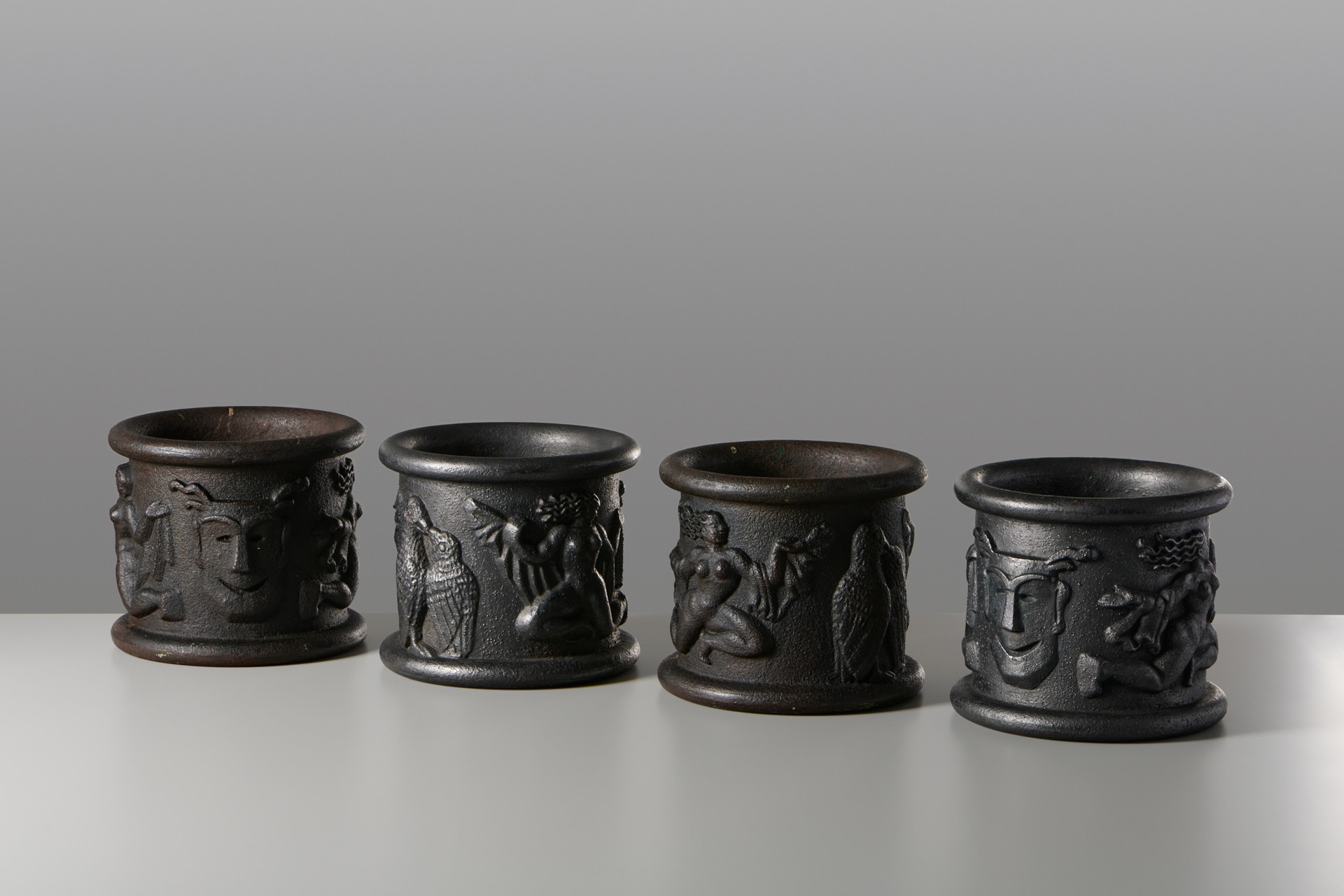 Anna Petrus, Urns no. 1, 1925, cast-iron, Produced by Näfveqvarns Bruk.