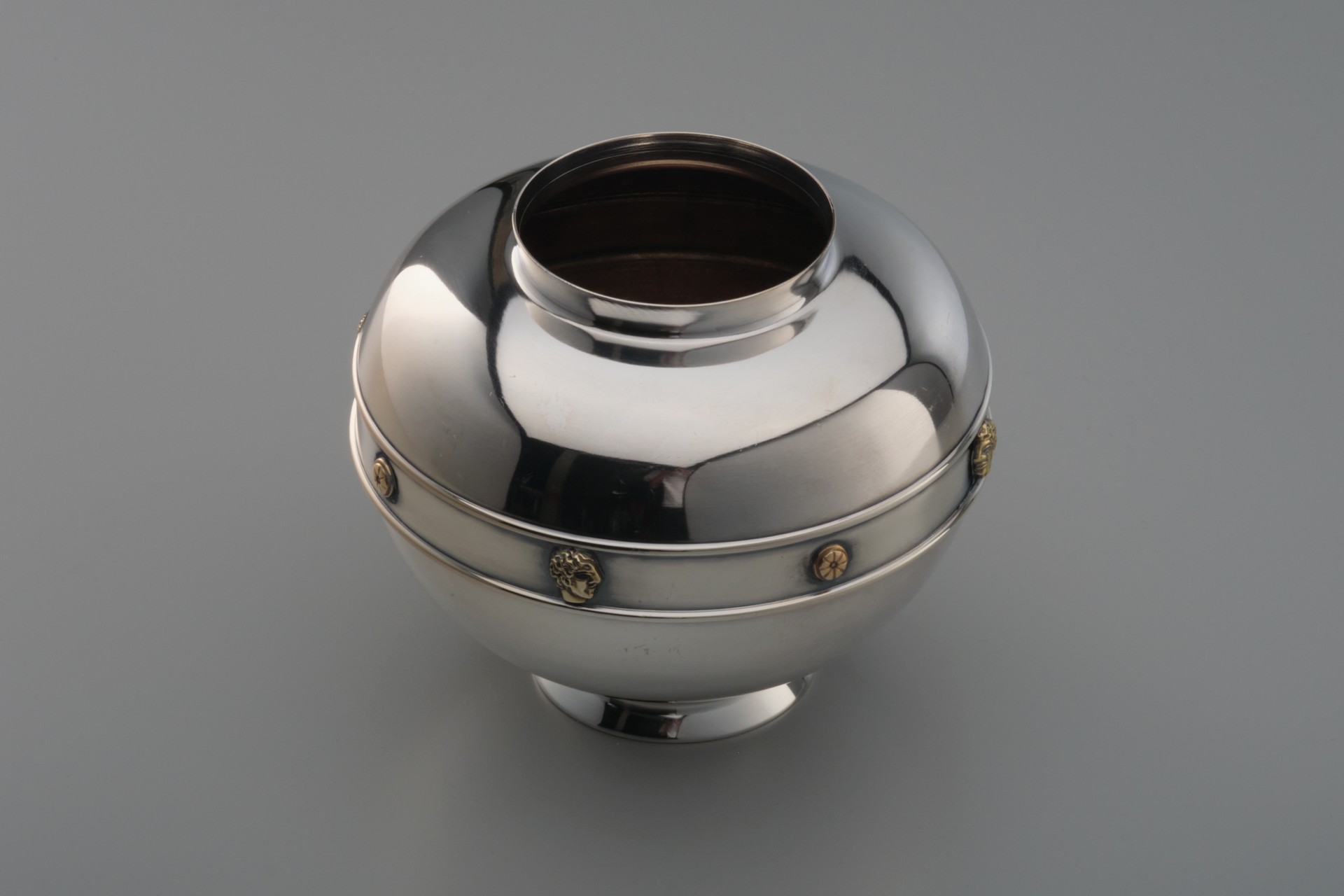 Vase image 3