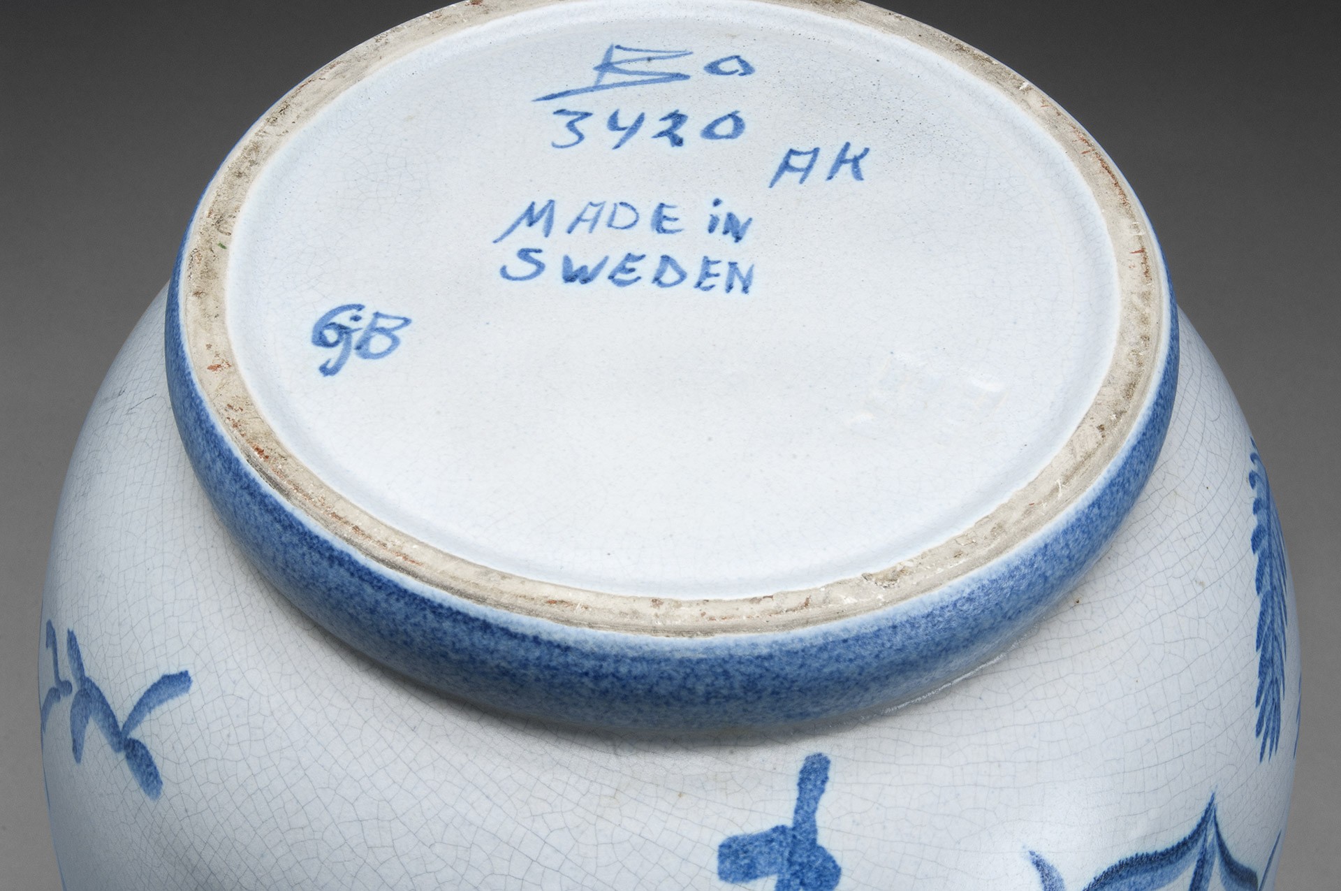 Bobergs Lidded Pot image 2