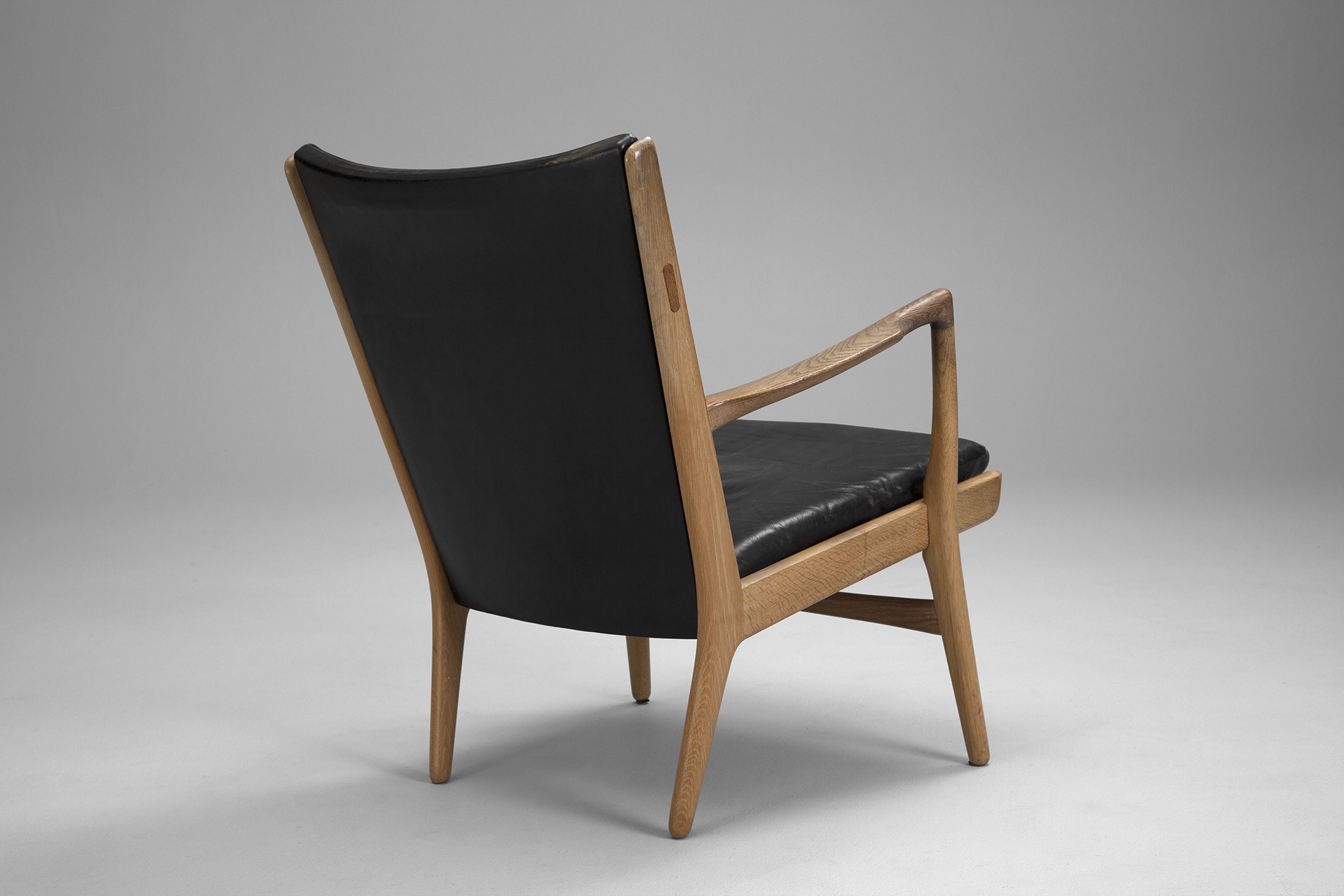 "AP 16". Easy Chair  image 3