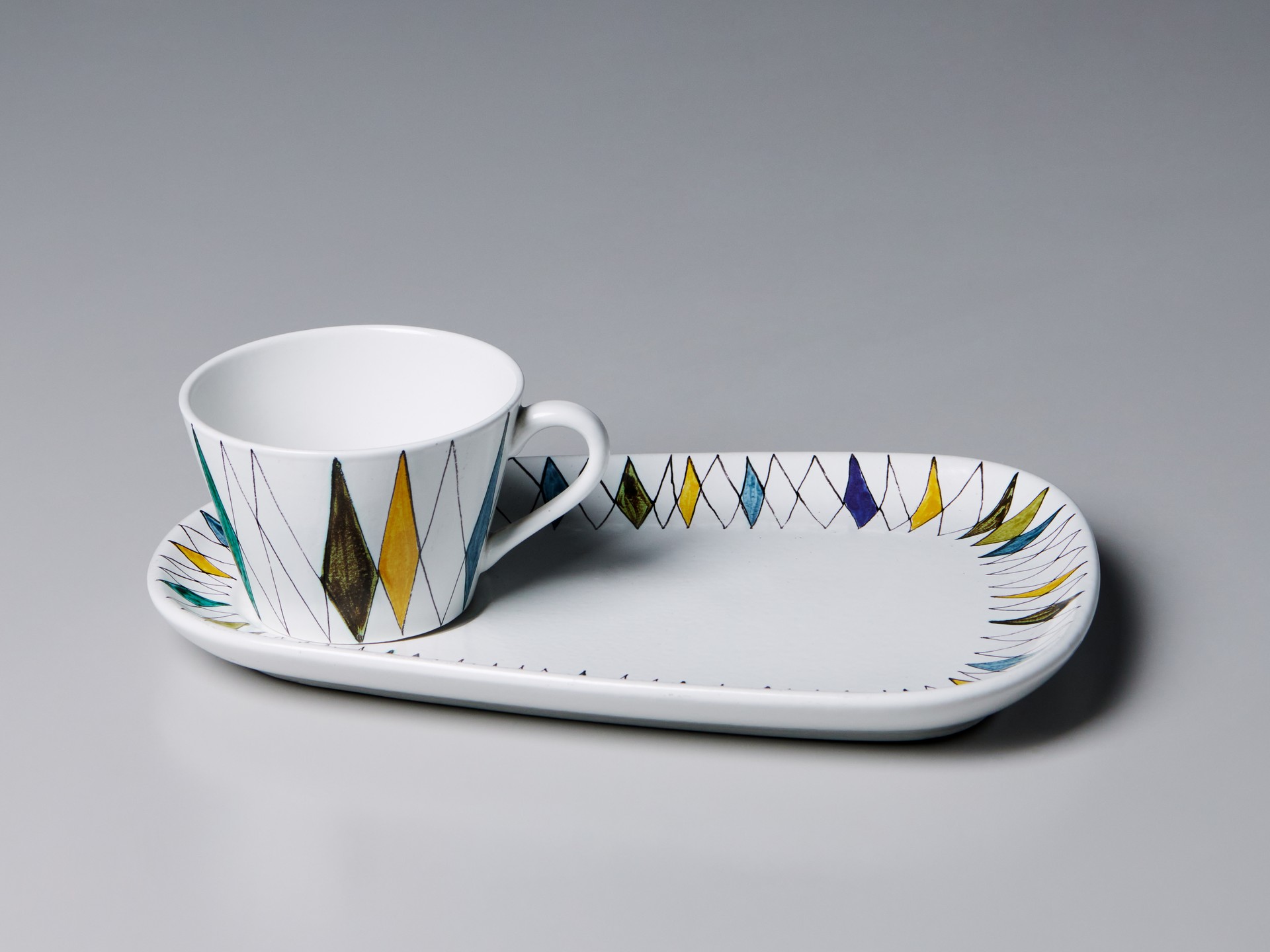 Six 'TV' Cups and Saucers image 7