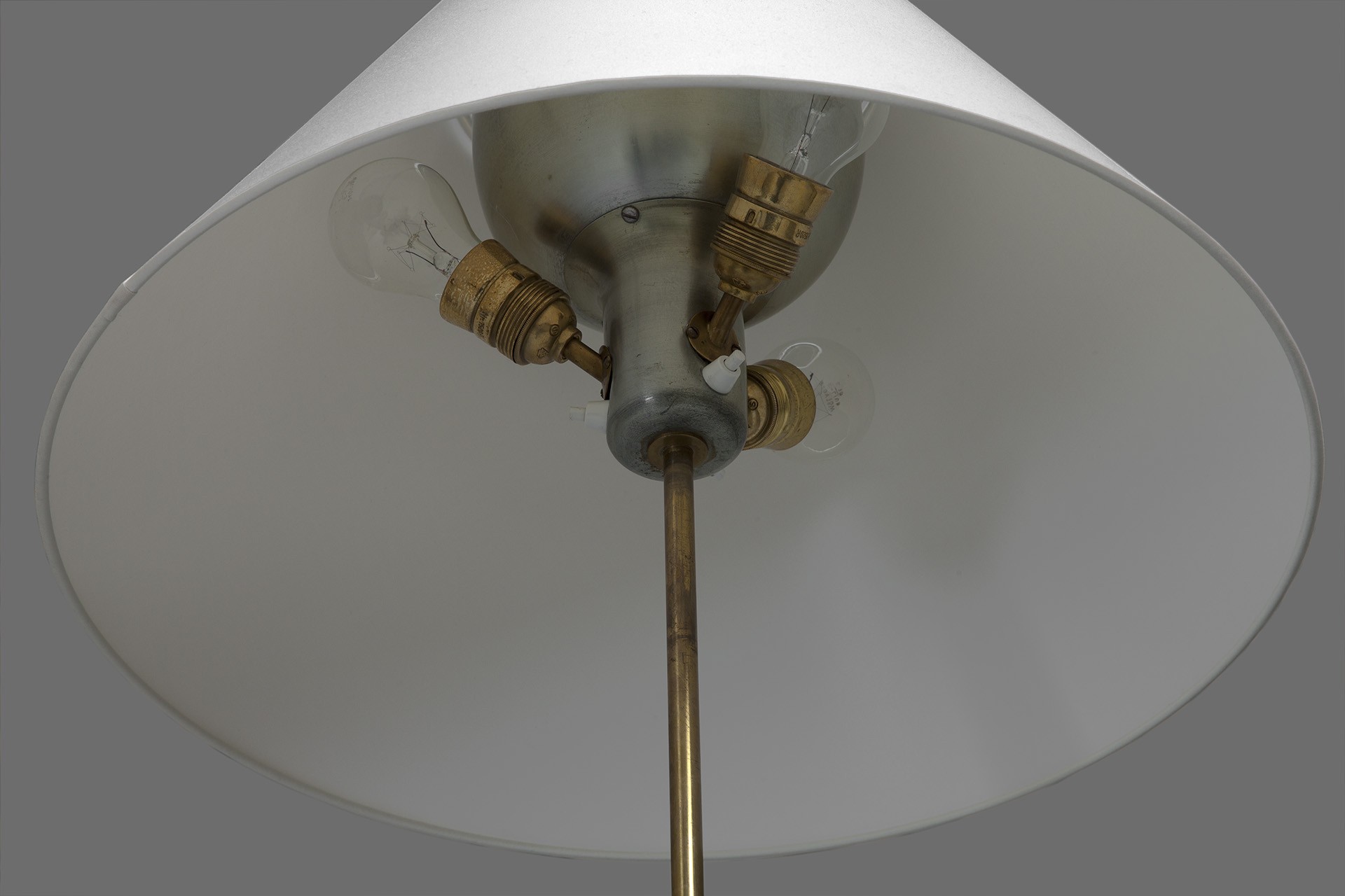 Extendable Floor Lamp image 3