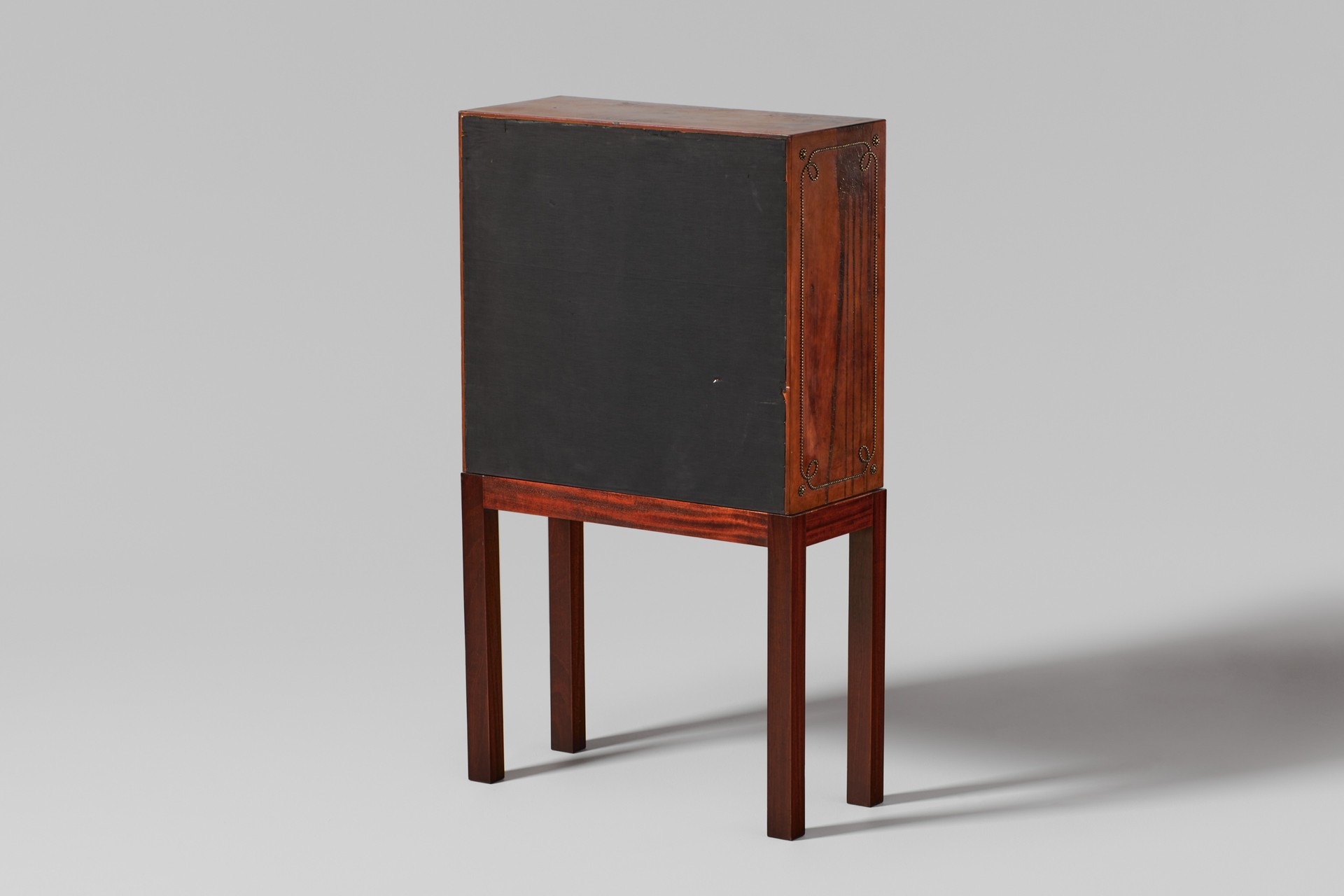 Cabinet image 4
