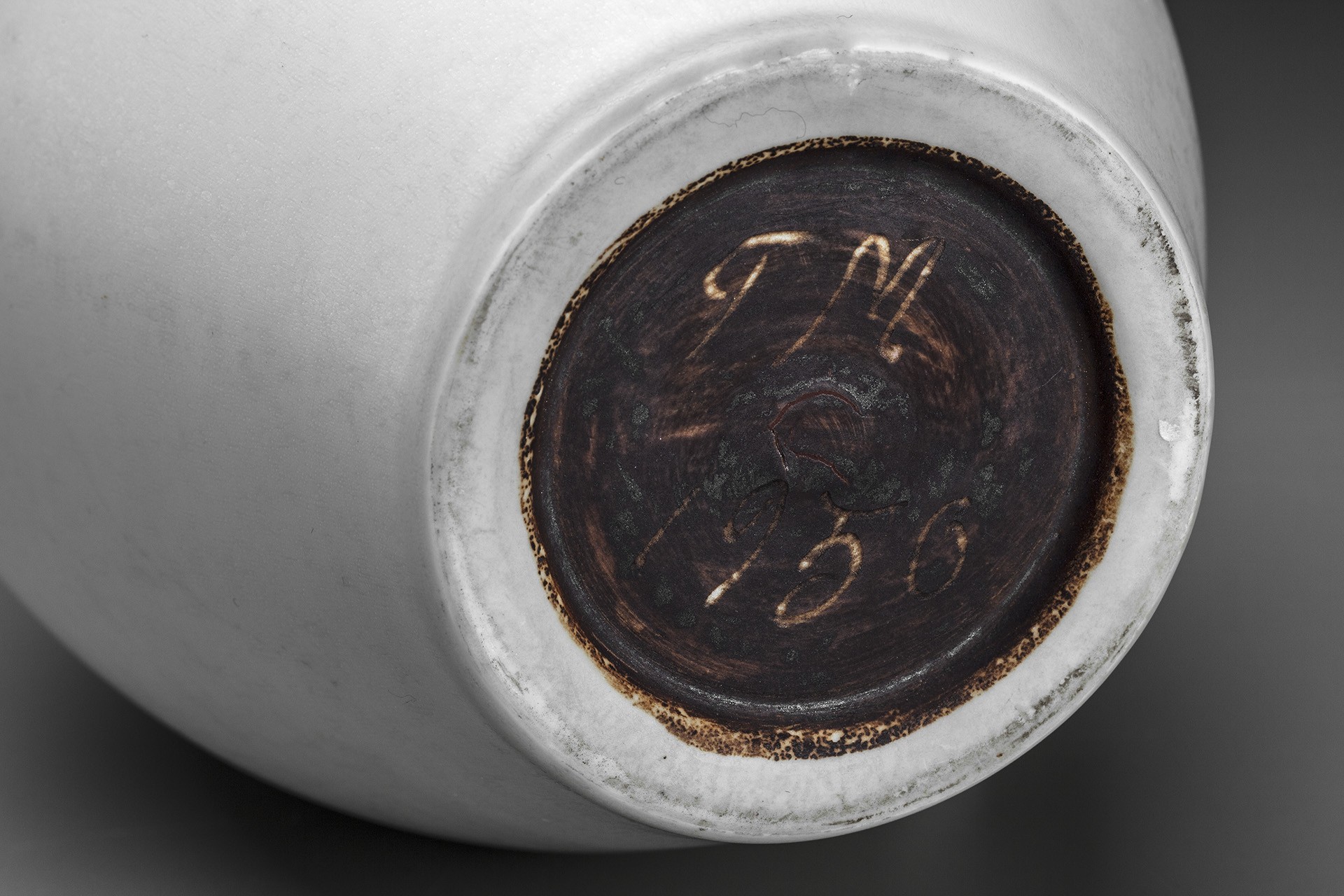 Vase image 4