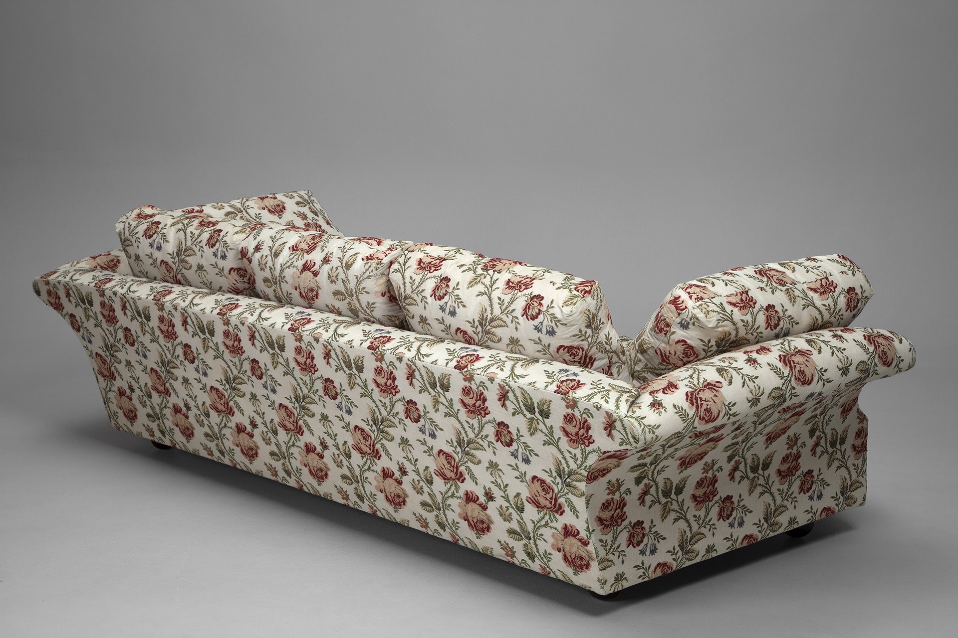 "Liljevalchs" Sofa image 4