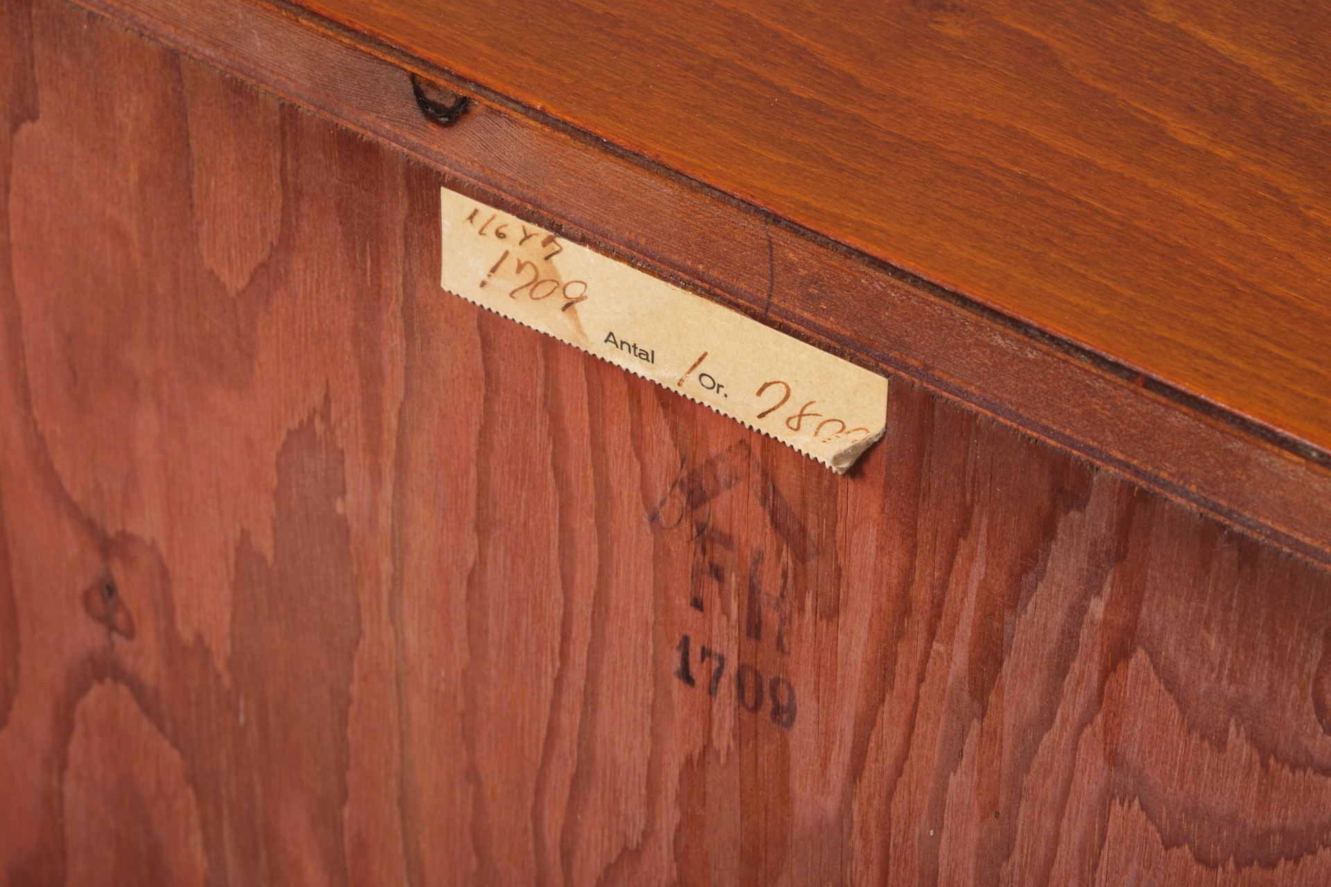 Pair of Chest of Drawers image 7