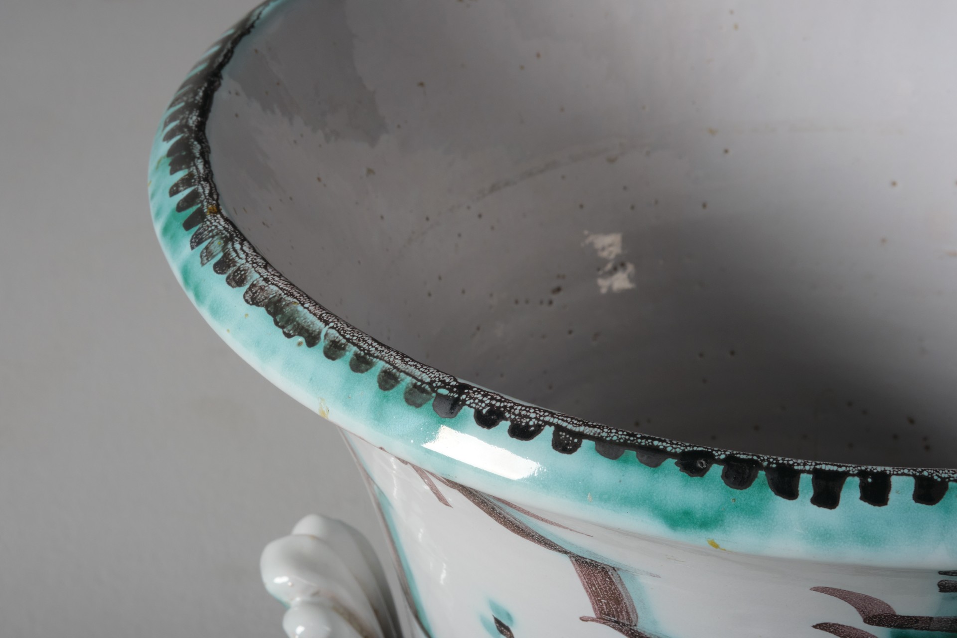 Large Urn image 4