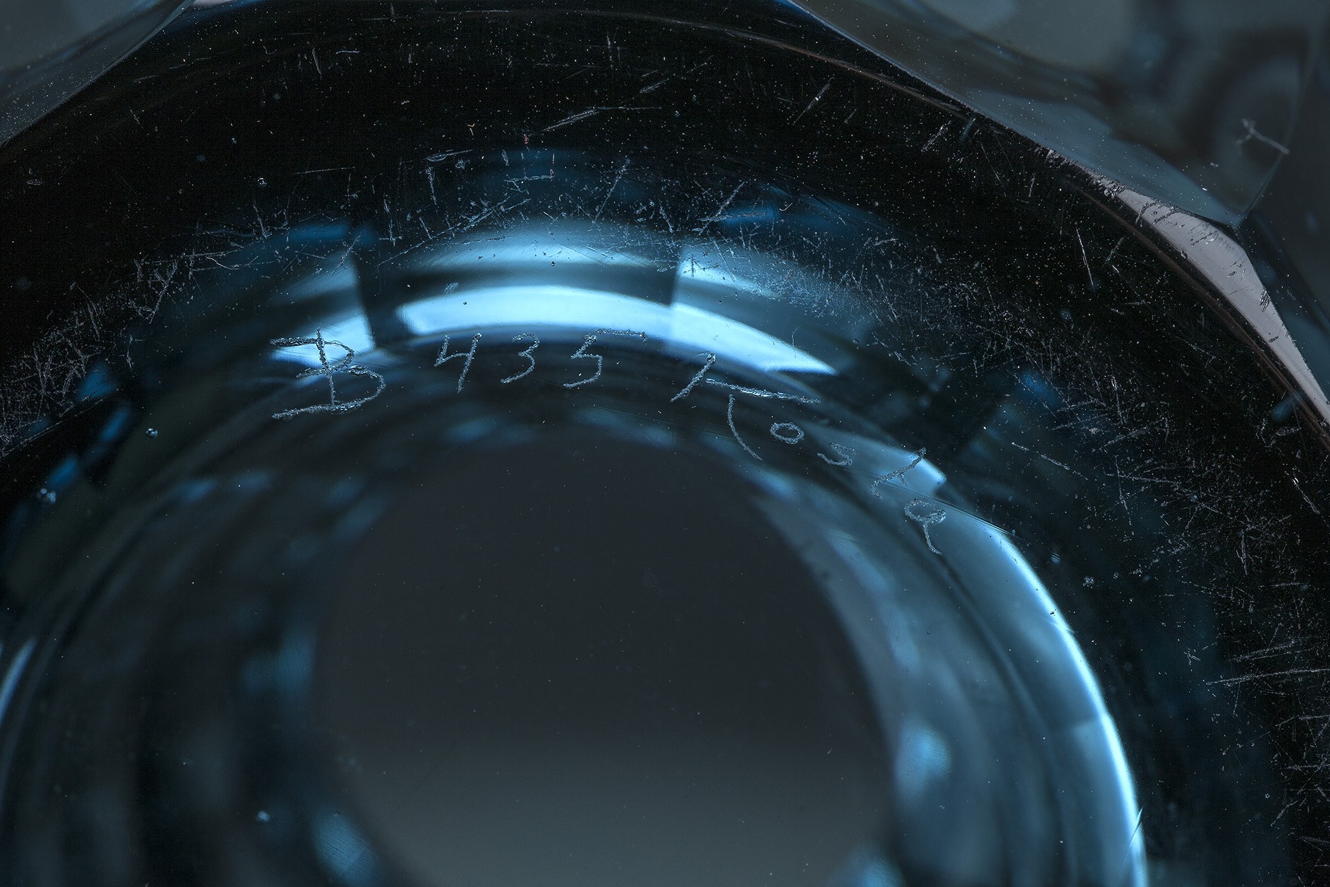 Vase image 3
