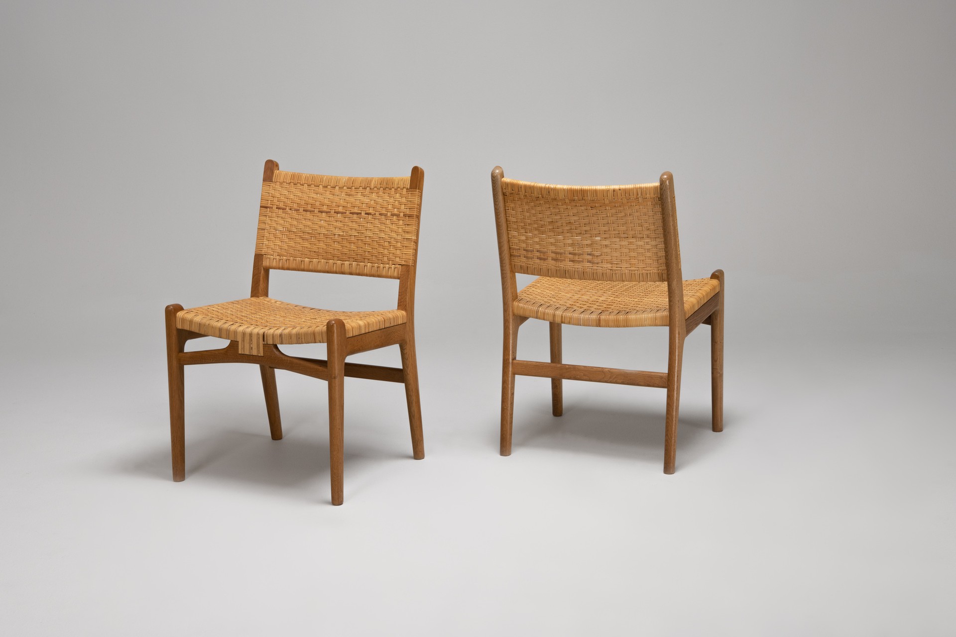 Set of Twelve Dining Chairs, Model No. CH 31 image 3
