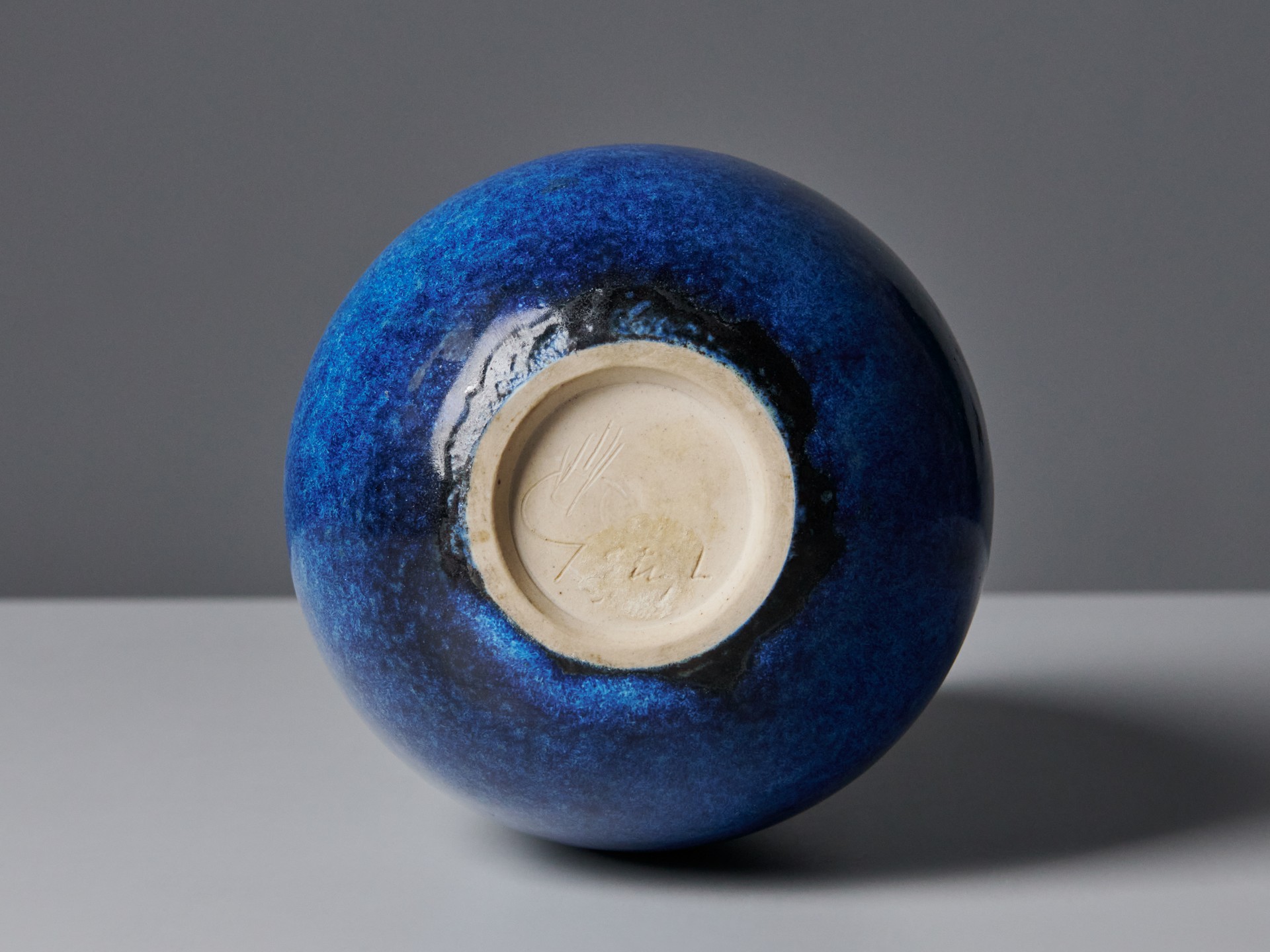 Three 'Gnurgla' Vases image 10