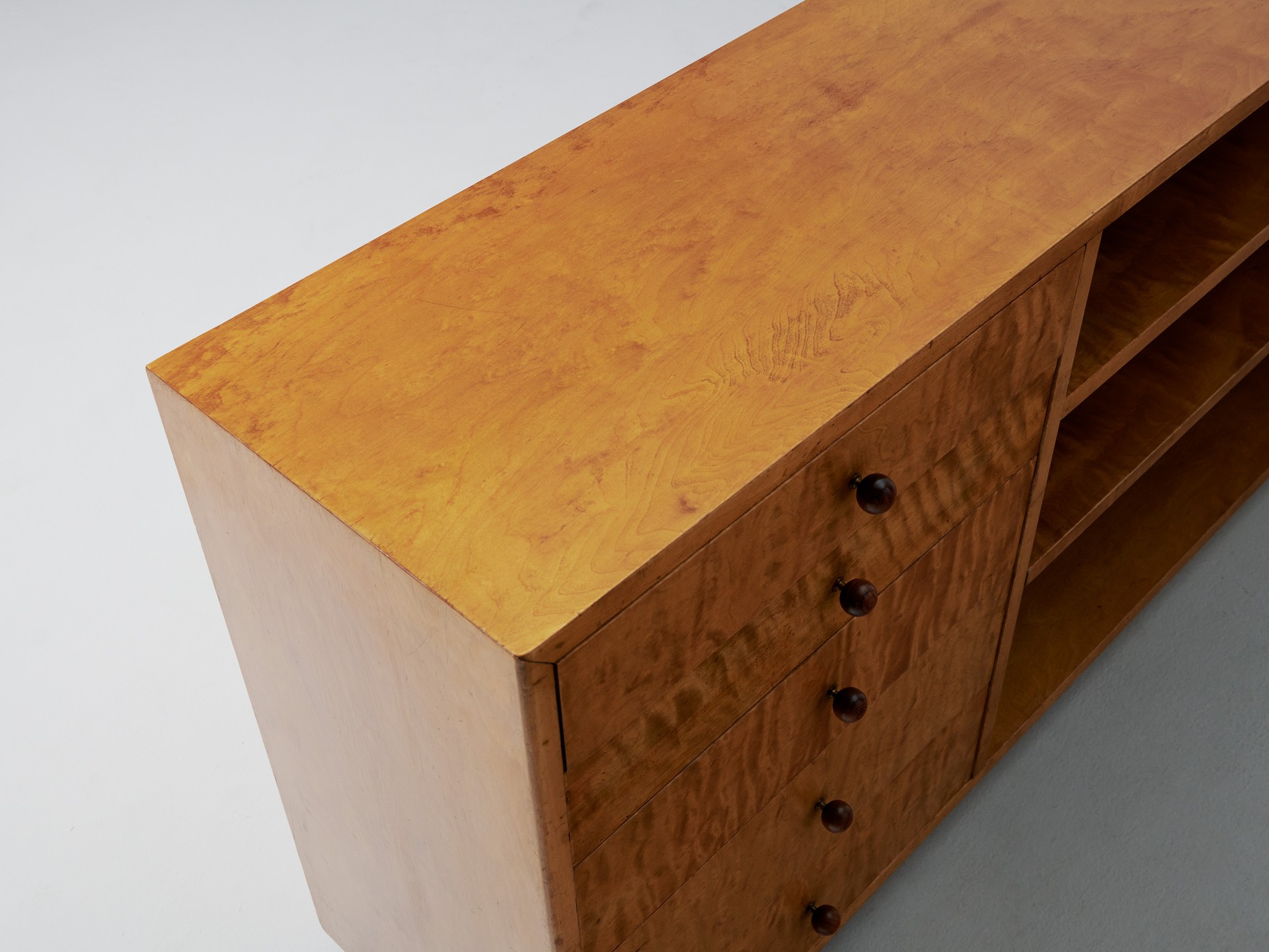 Bookshelf image 10