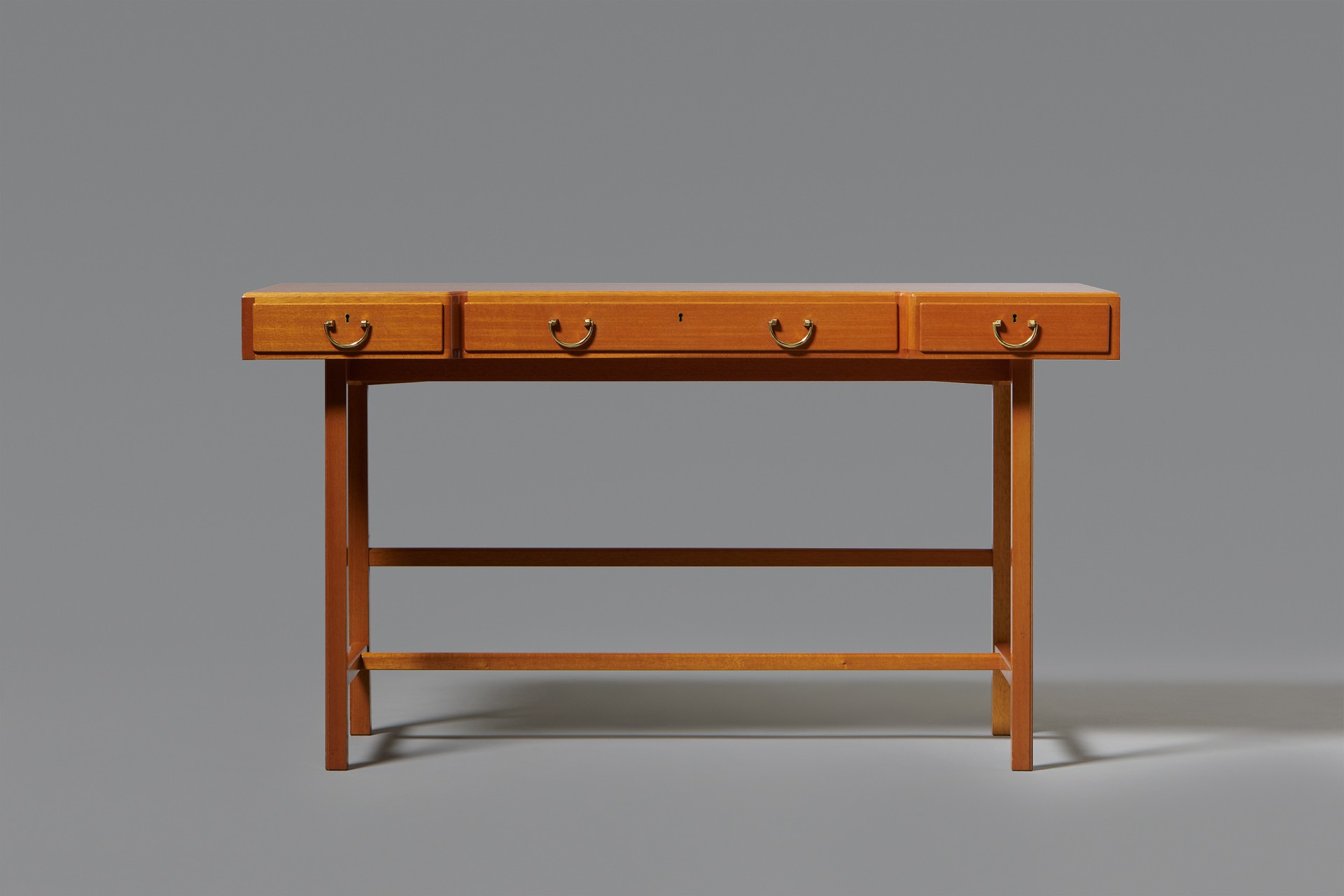 Desk, Model no. 1022 image 3