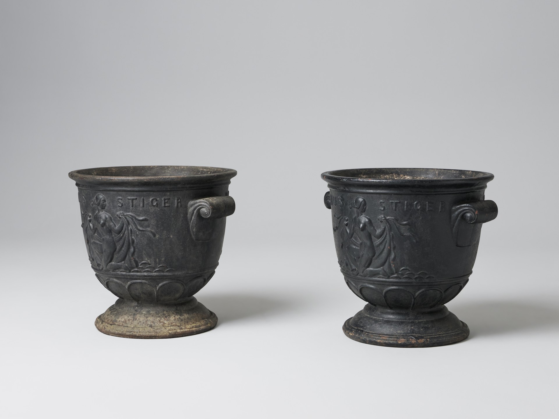 Pair of Urns image 2