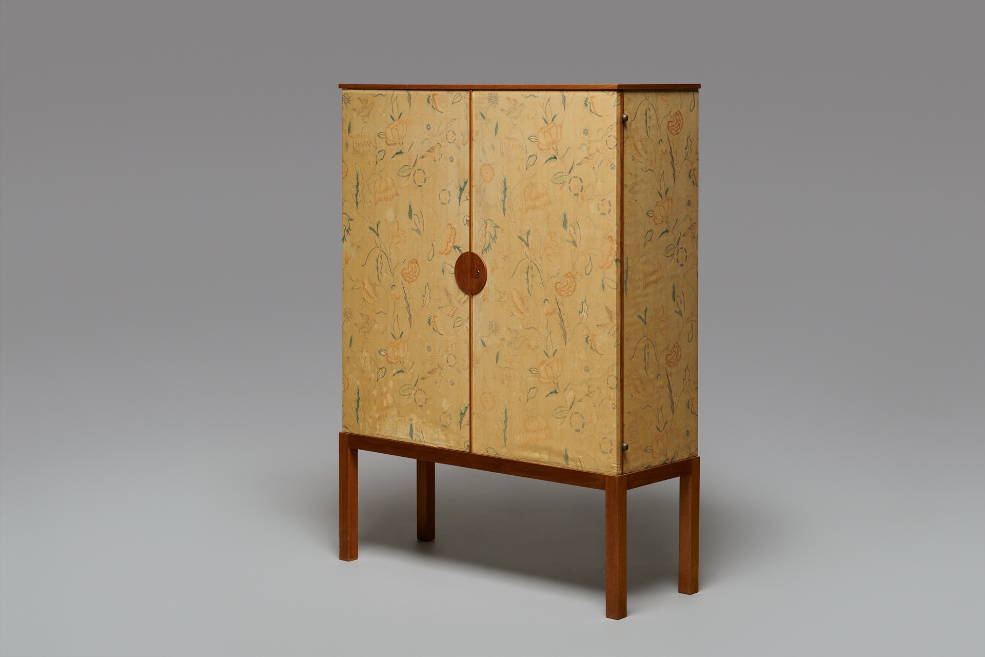 Unique Cabinet, Model no. 522 image 2