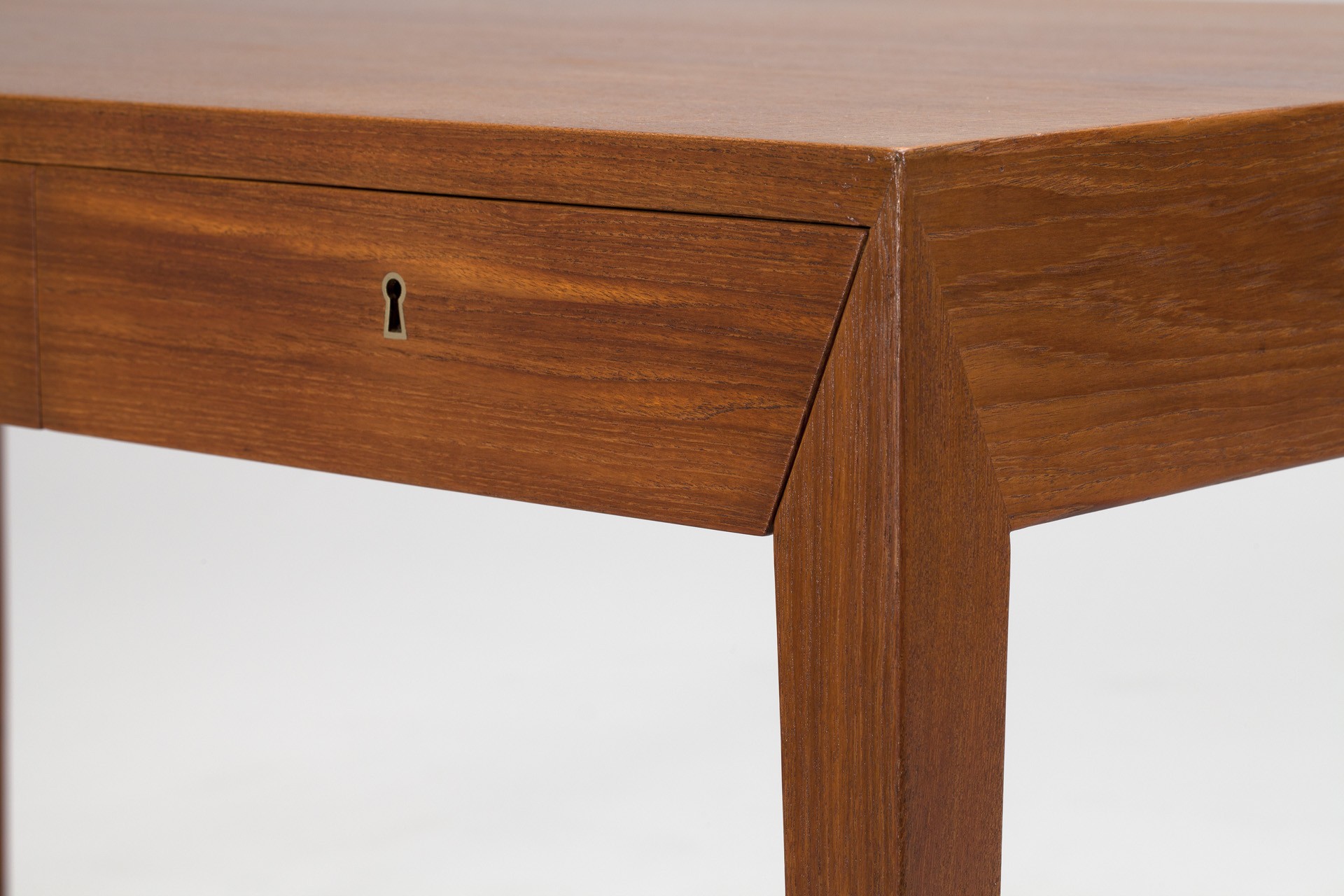 Haslev Desk image 5