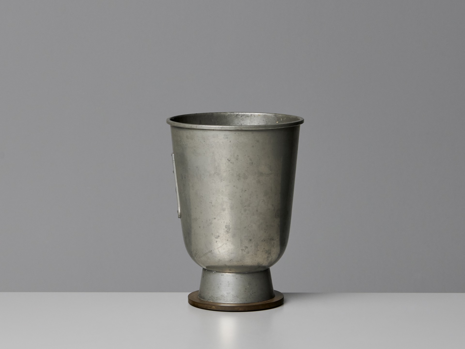 Vase image 2