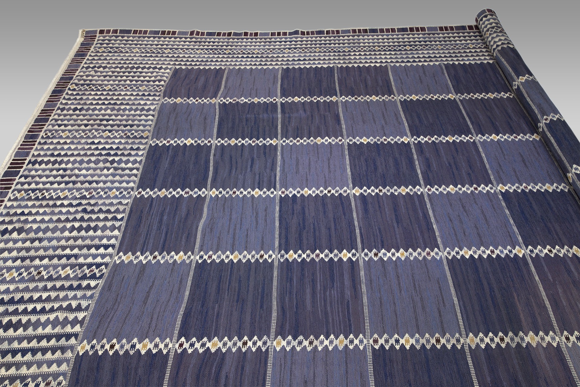Monumental Salerno Carpet image 2