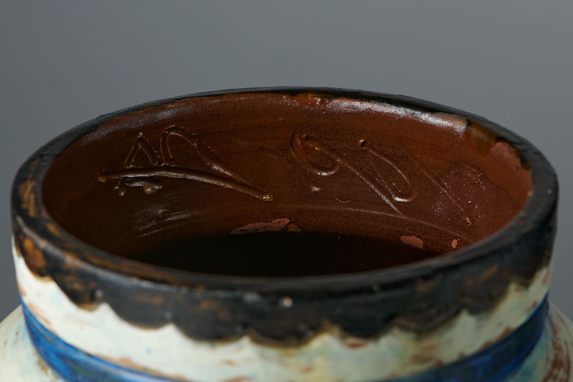 Vase image 3