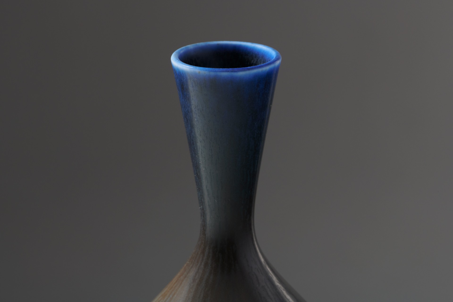 Vase image 4