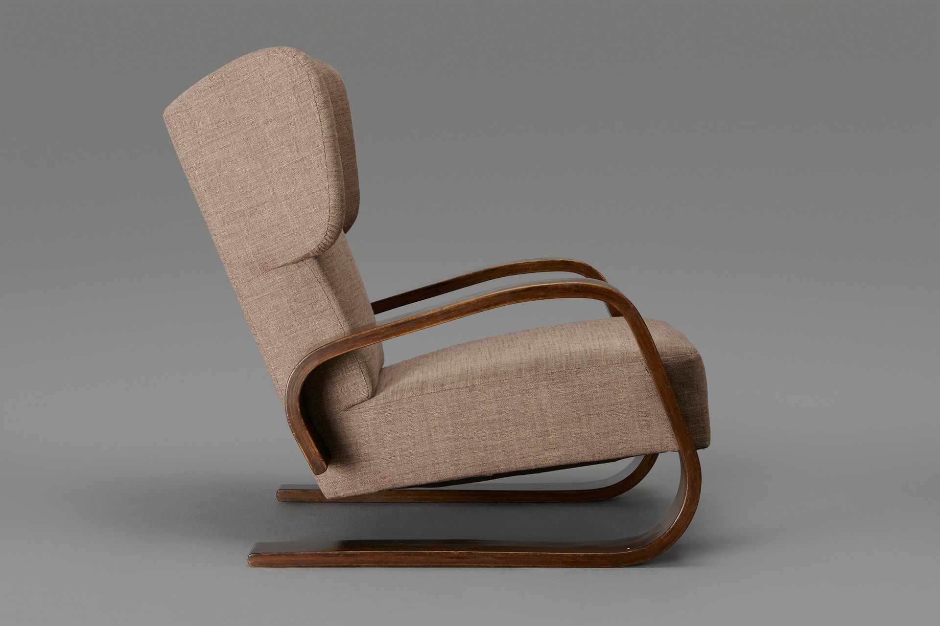 High Back 'Tank' Armchair, model no. 38 image 2