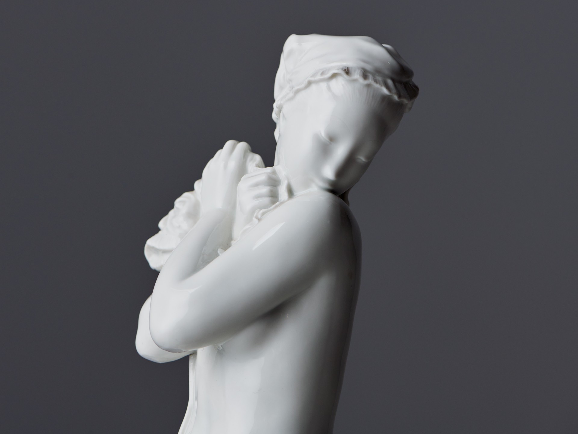 'Bathing Girl' Sculpture image 6