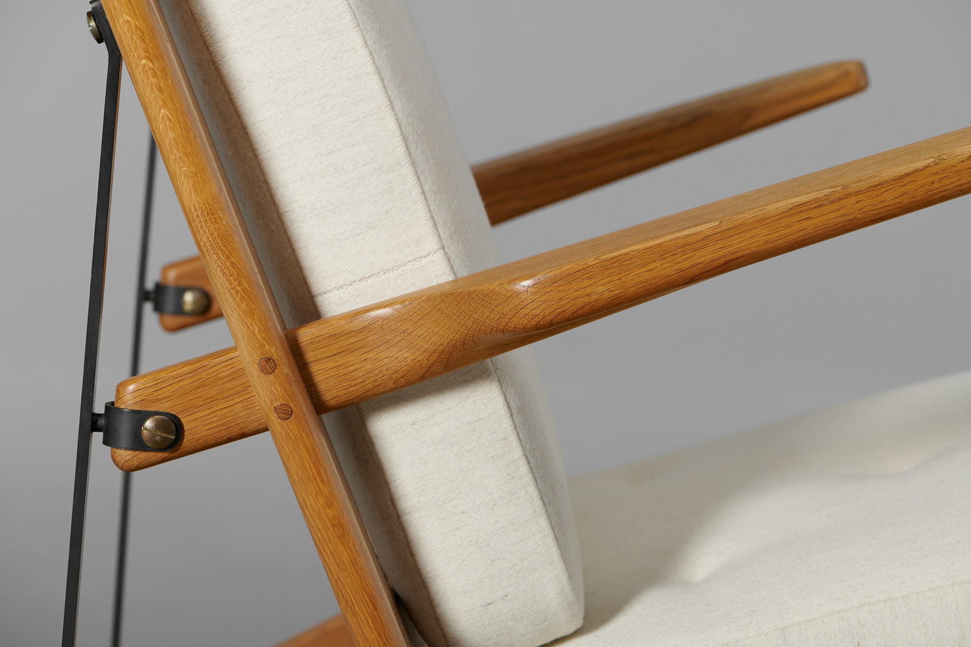 Pair of Lounge Chairs, Model no. AG 240 image 4