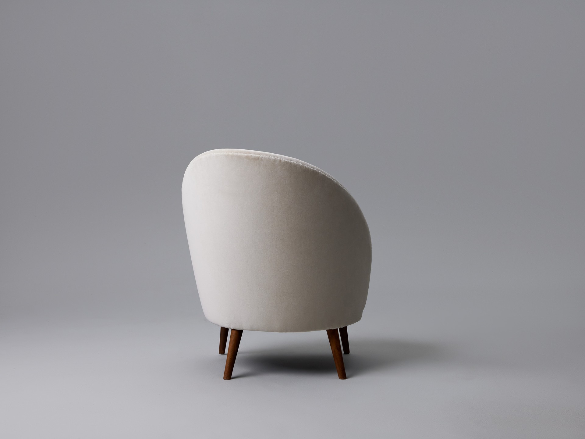 Pair of Lounge Chairs image 8