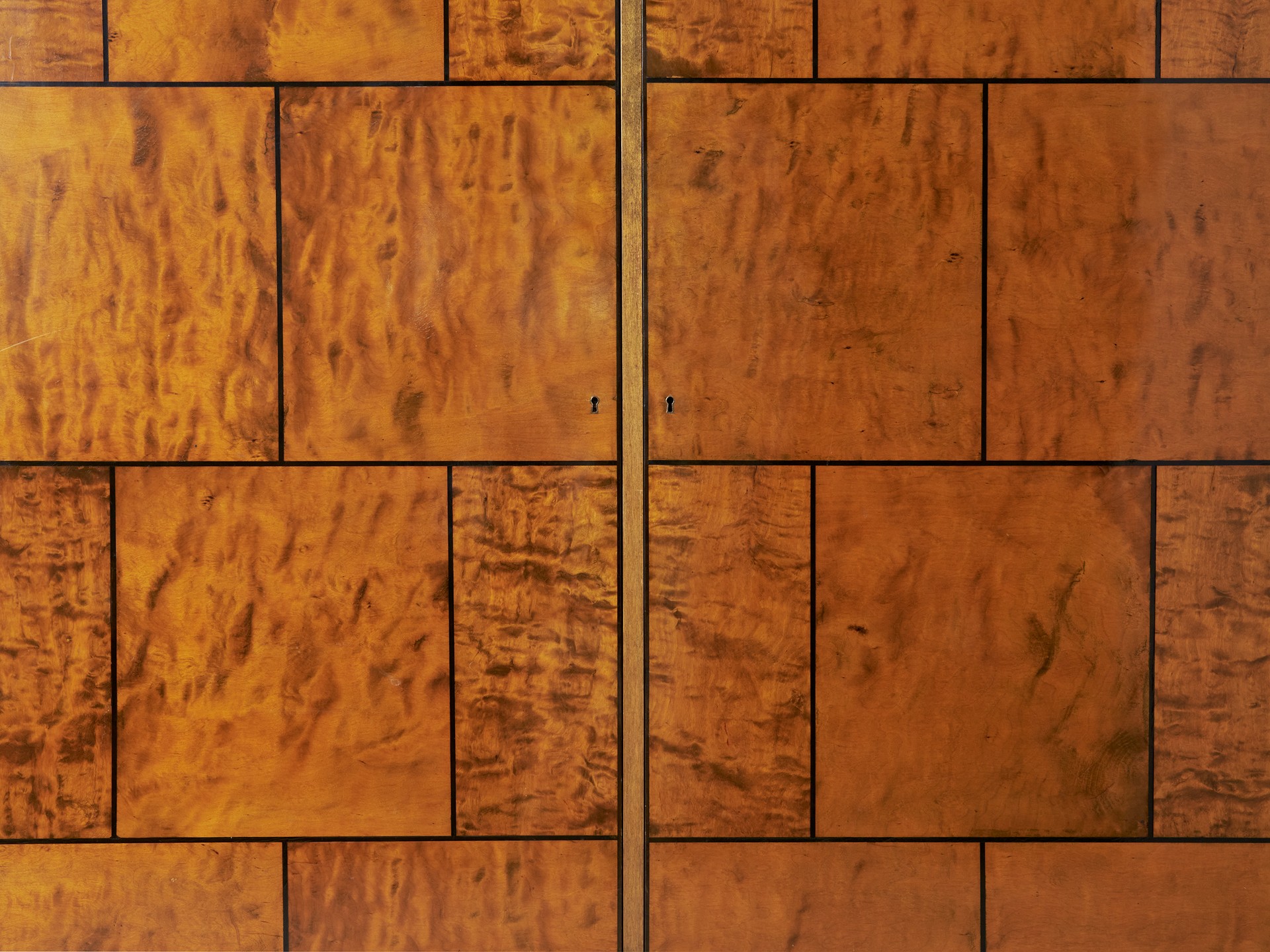 Swedish Grace Cabinet image 7