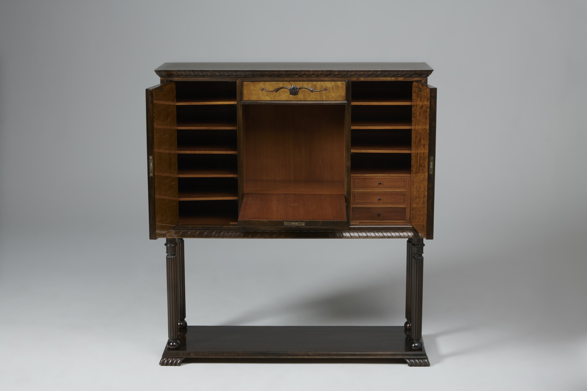 Cabinet image 4
