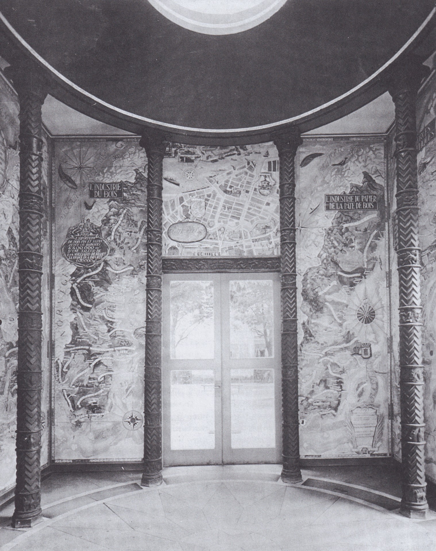 Entrance hall to the Swedish Pavilion in the International Exhibition of Applied Arts in Paris 1925.