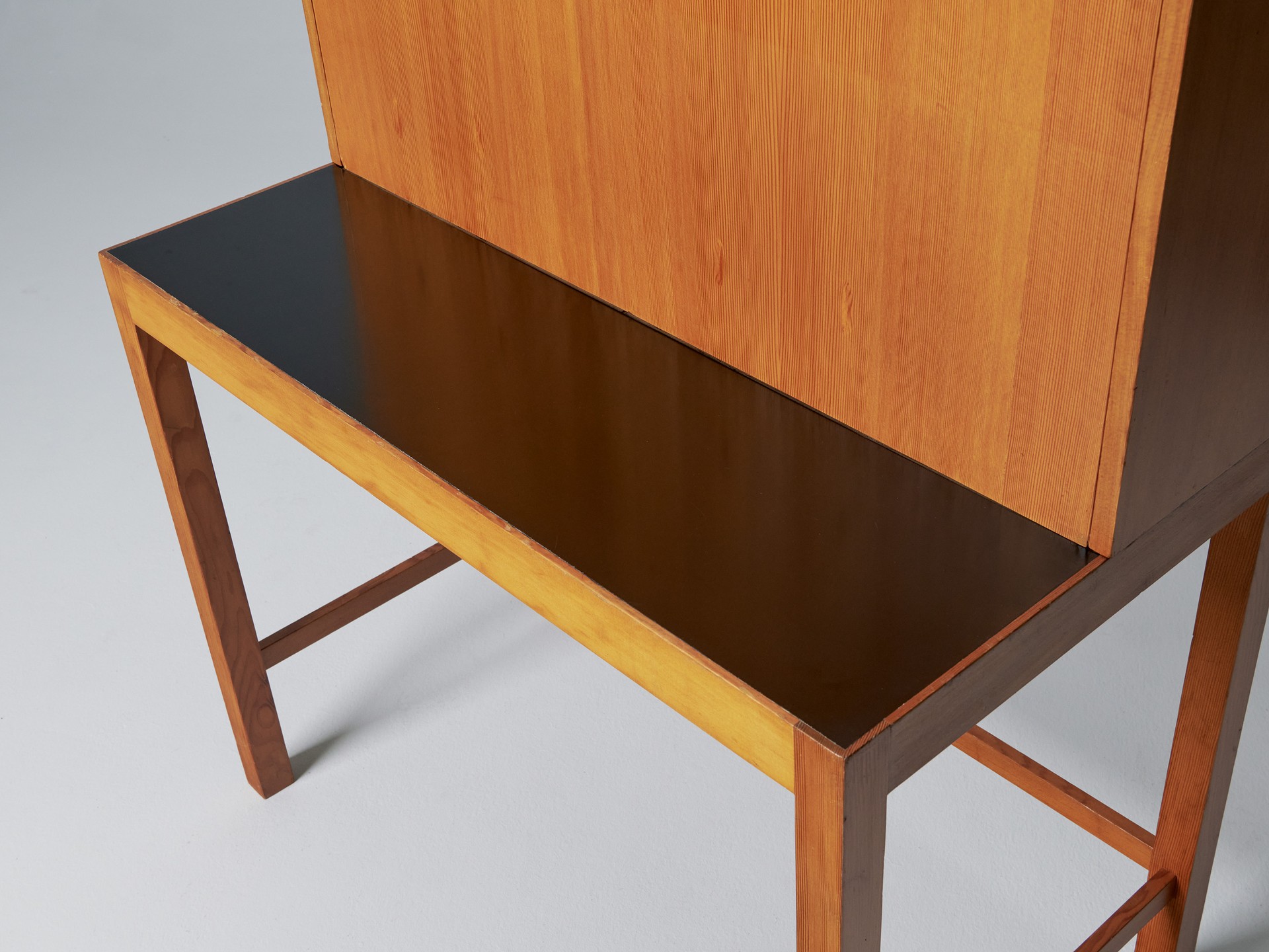 Bureau image 9