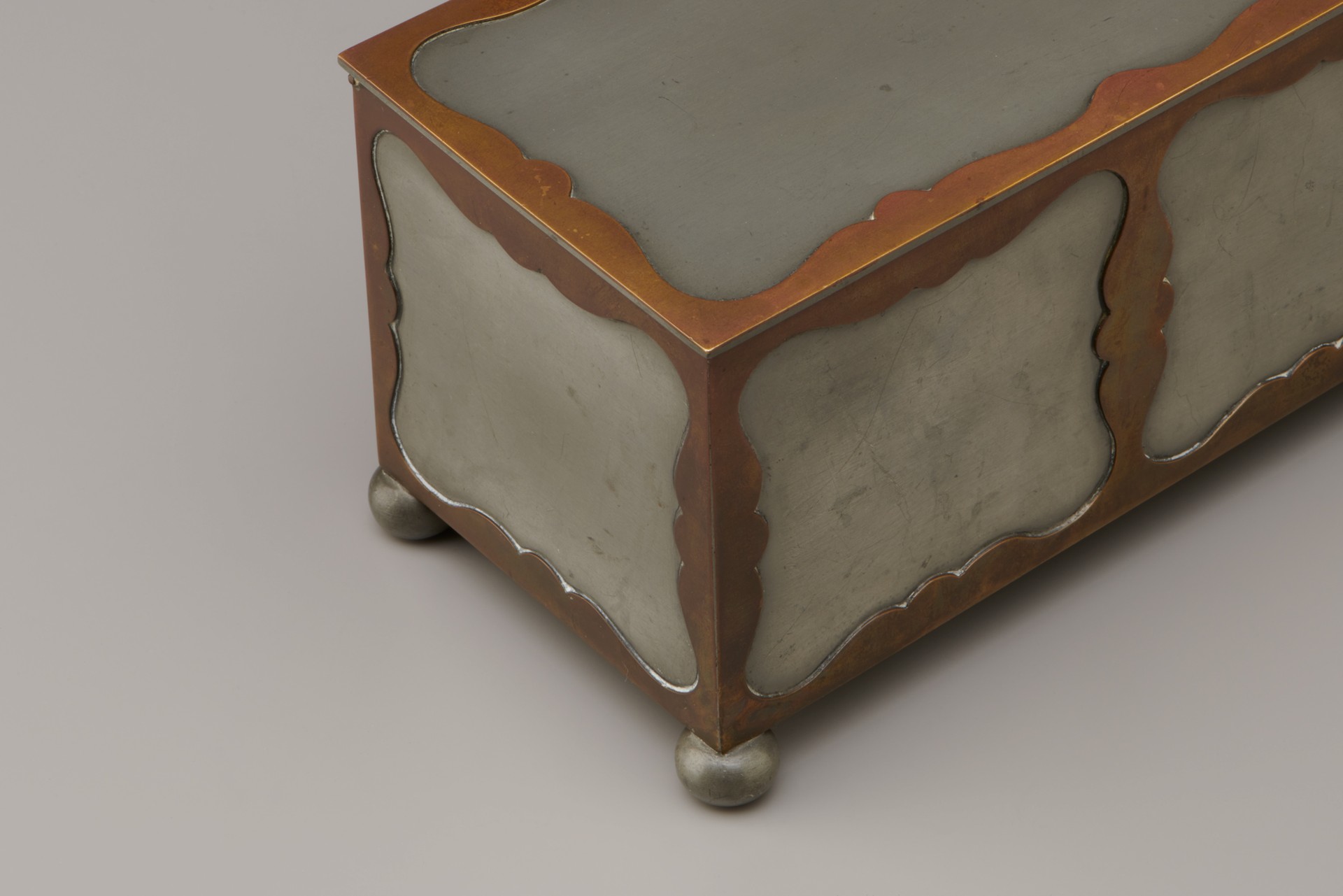 Lidded Box, Model no. A 854 image 3
