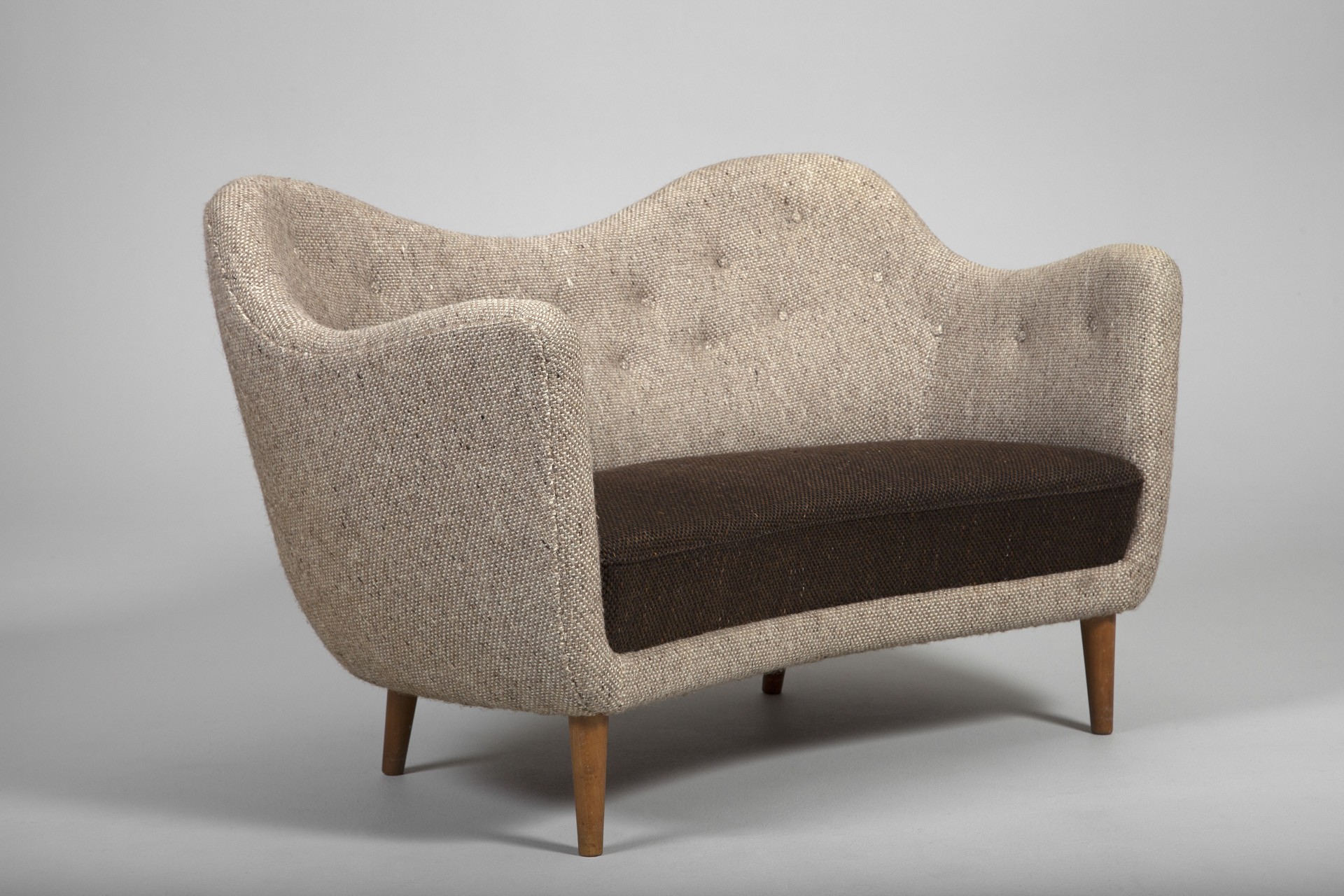 'Poet' Sofa image 2