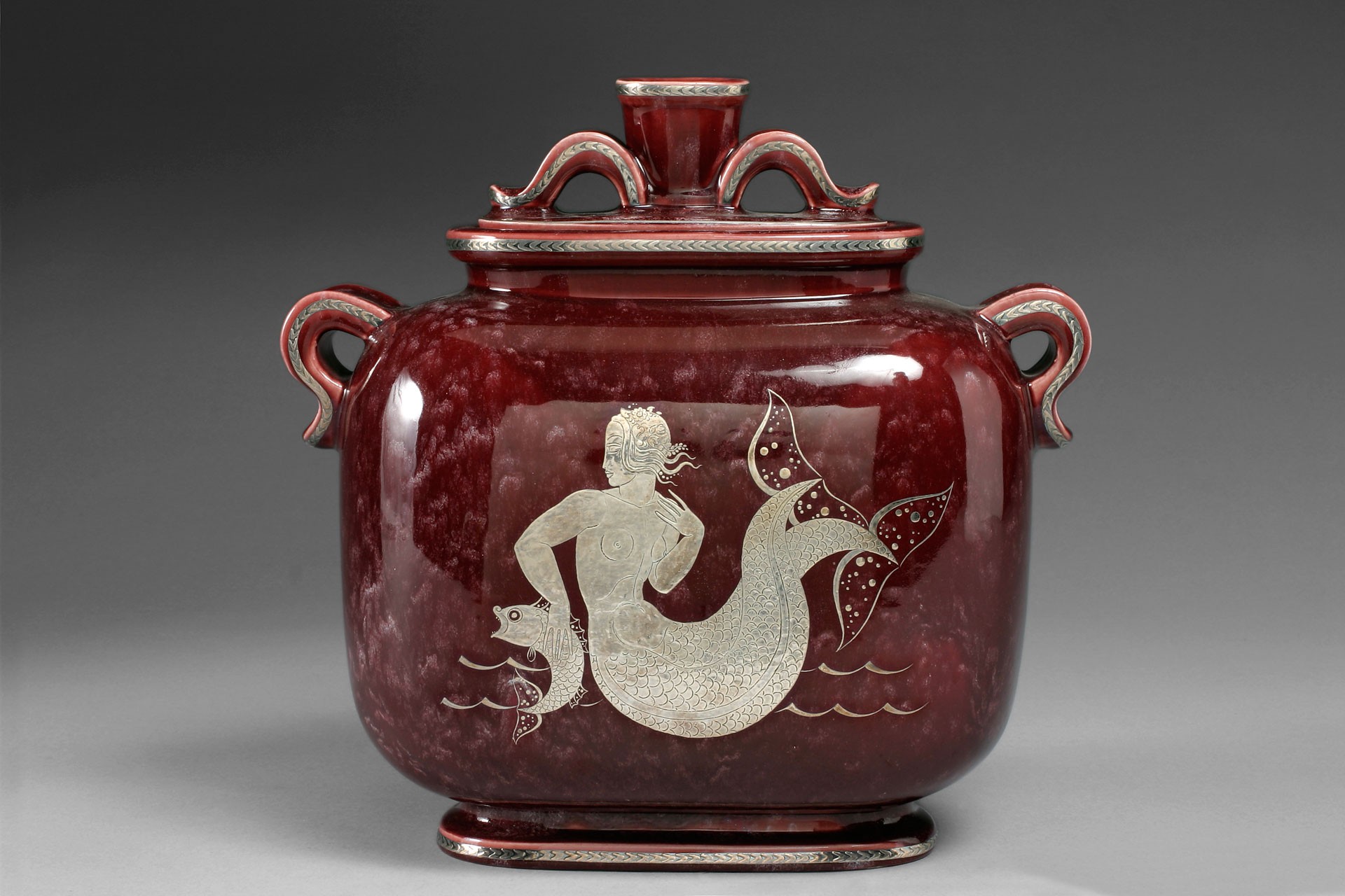 Red Argenta Urn