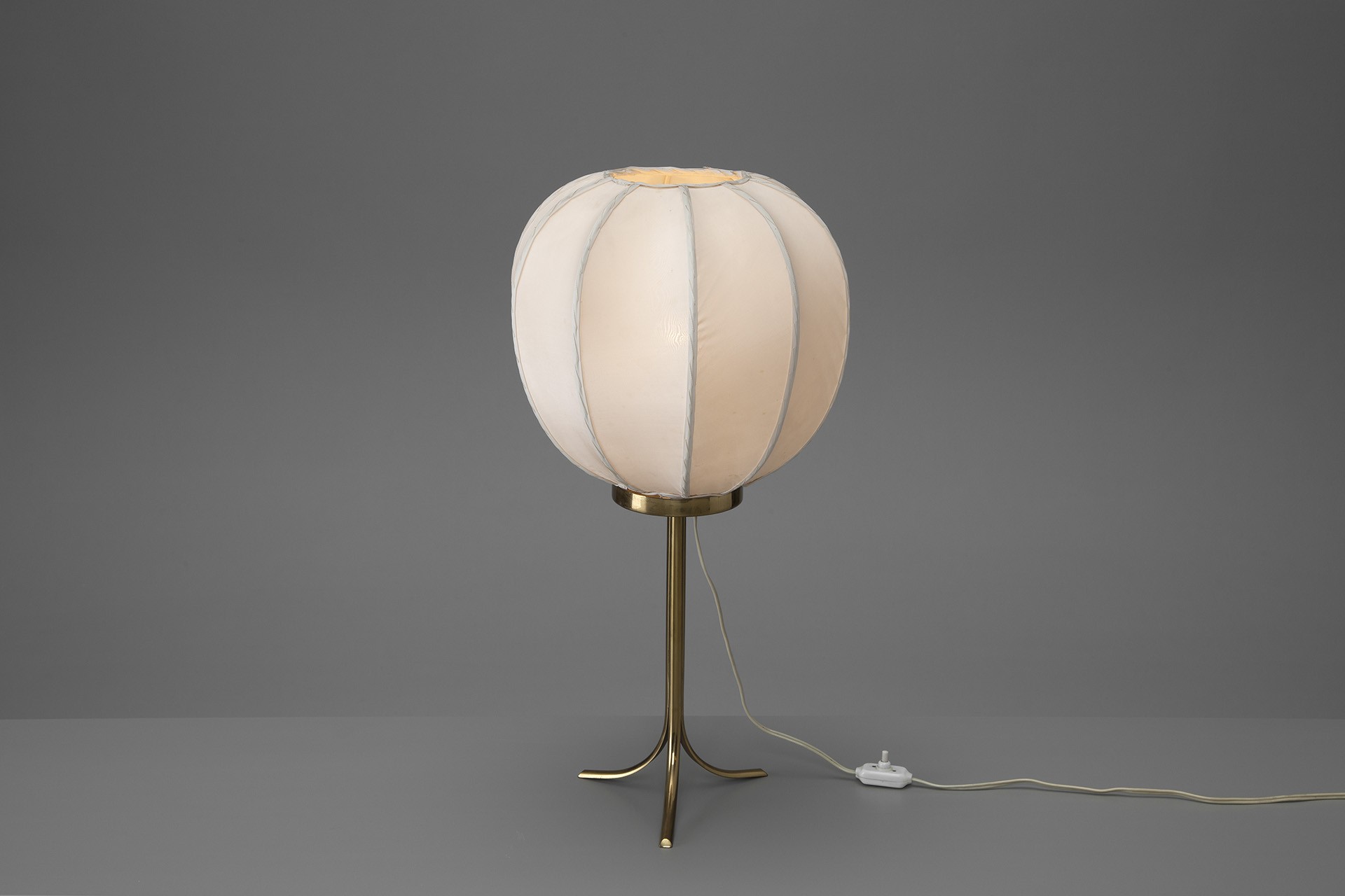 Table Lamp image 3