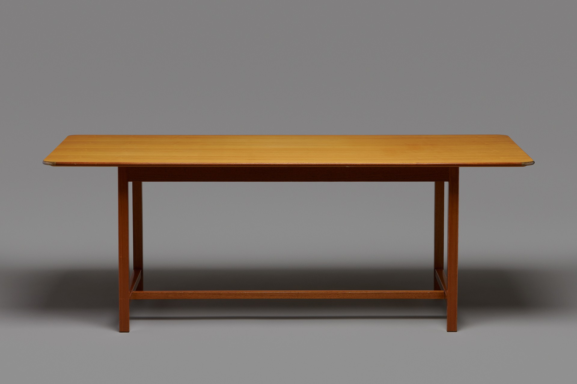 Table, Model no. 590 image 2