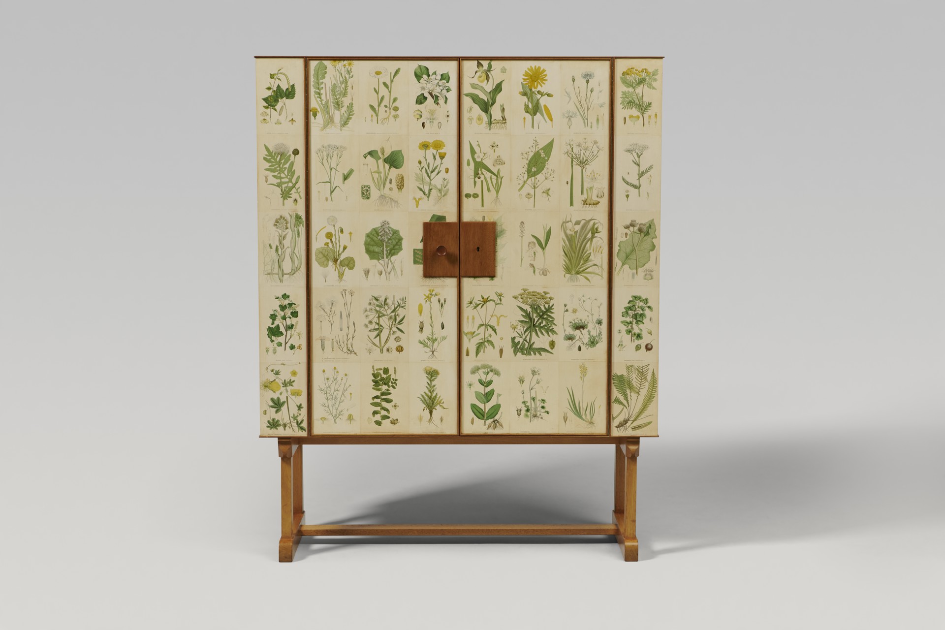 'Flora' Cabinet image 3