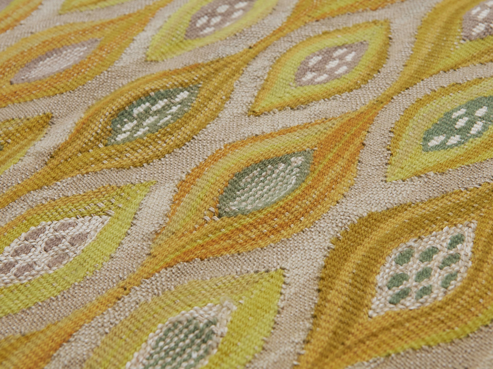 Tapestry 'Kärnfrukt' image 5